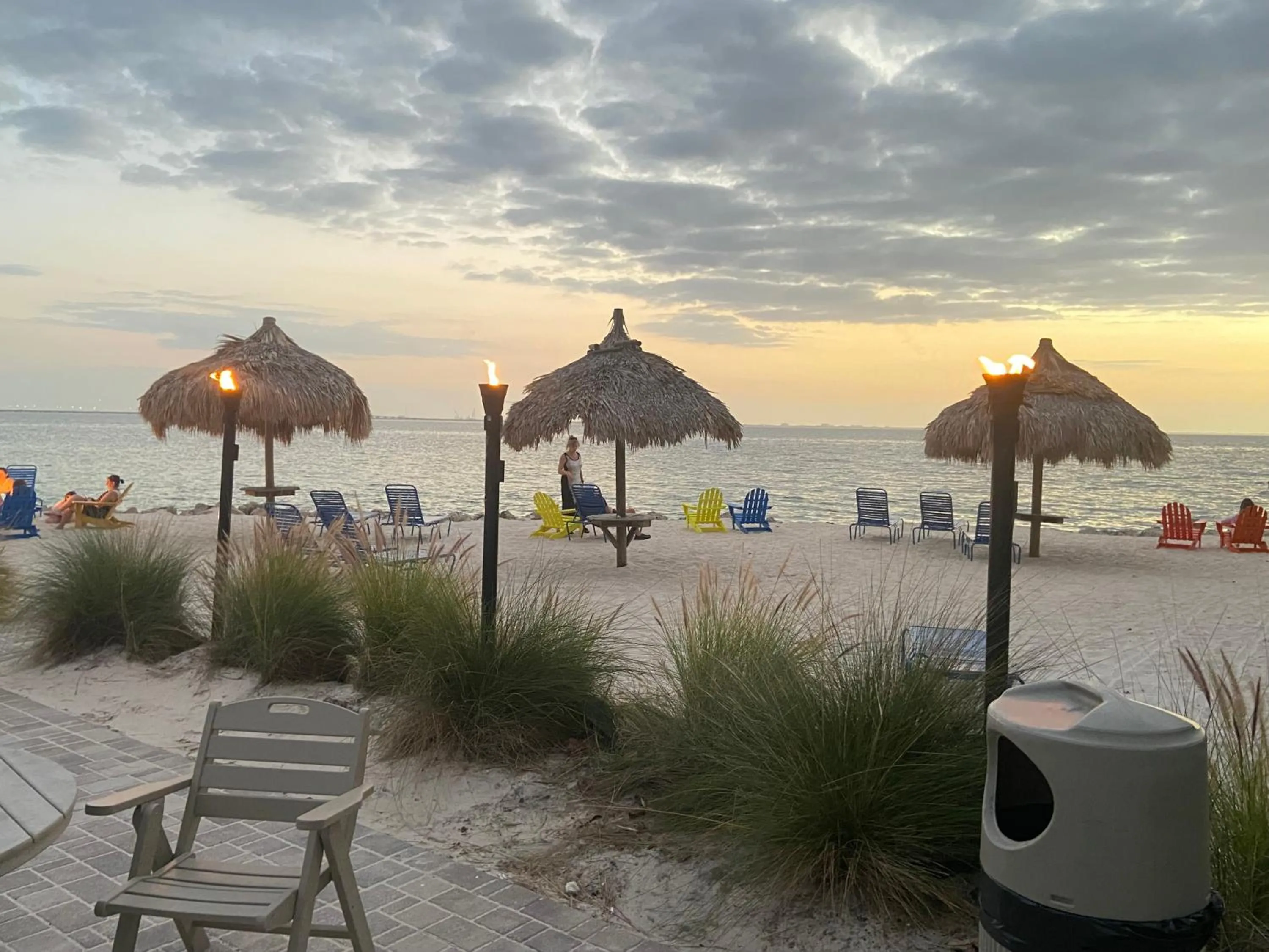 Amazing Waterfront Views Resort, Enjoy Heated Pool & Sunset!