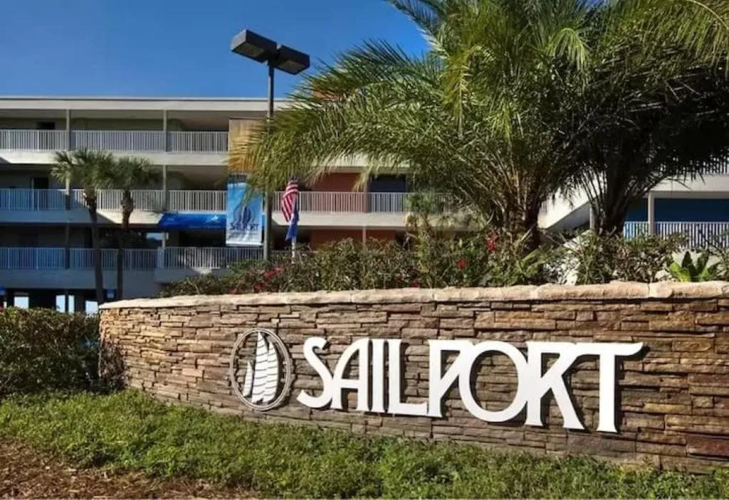 Amazing Waterfront Views Resort, Enjoy Heated Pool & Sunset!