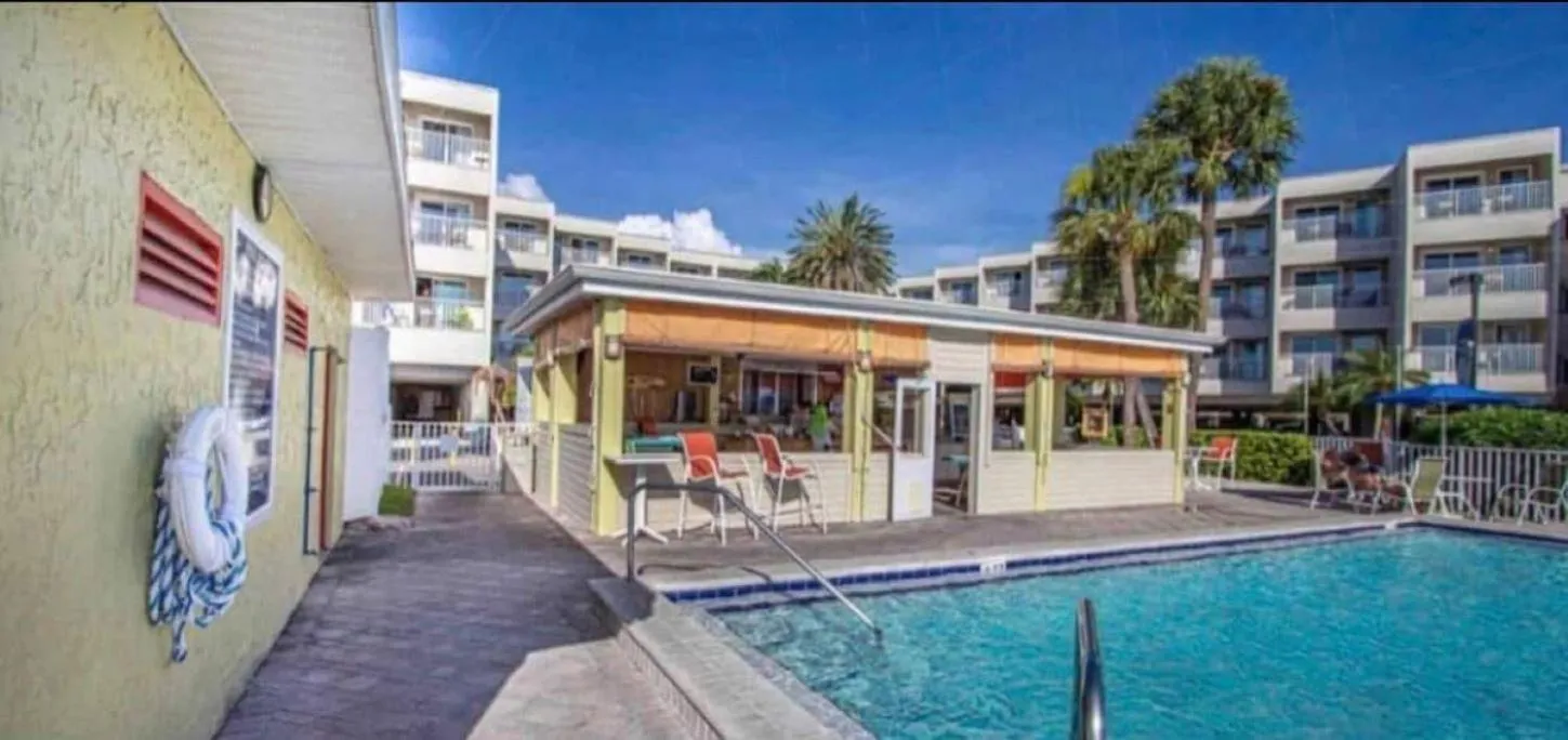 Amazing Waterfront Views Resort, Enjoy Heated Pool & Sunset!