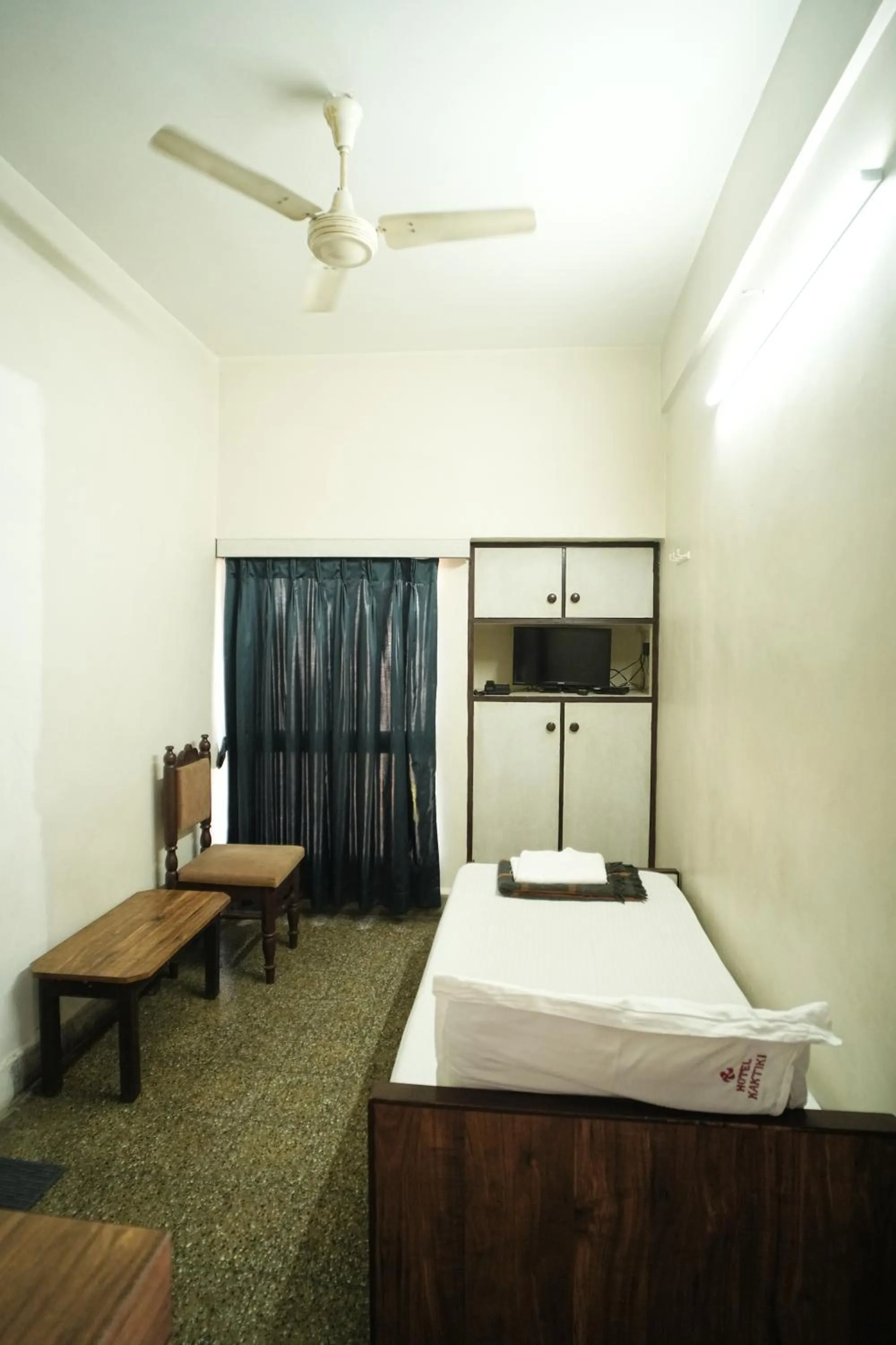 Bed in Hotel Kartiki