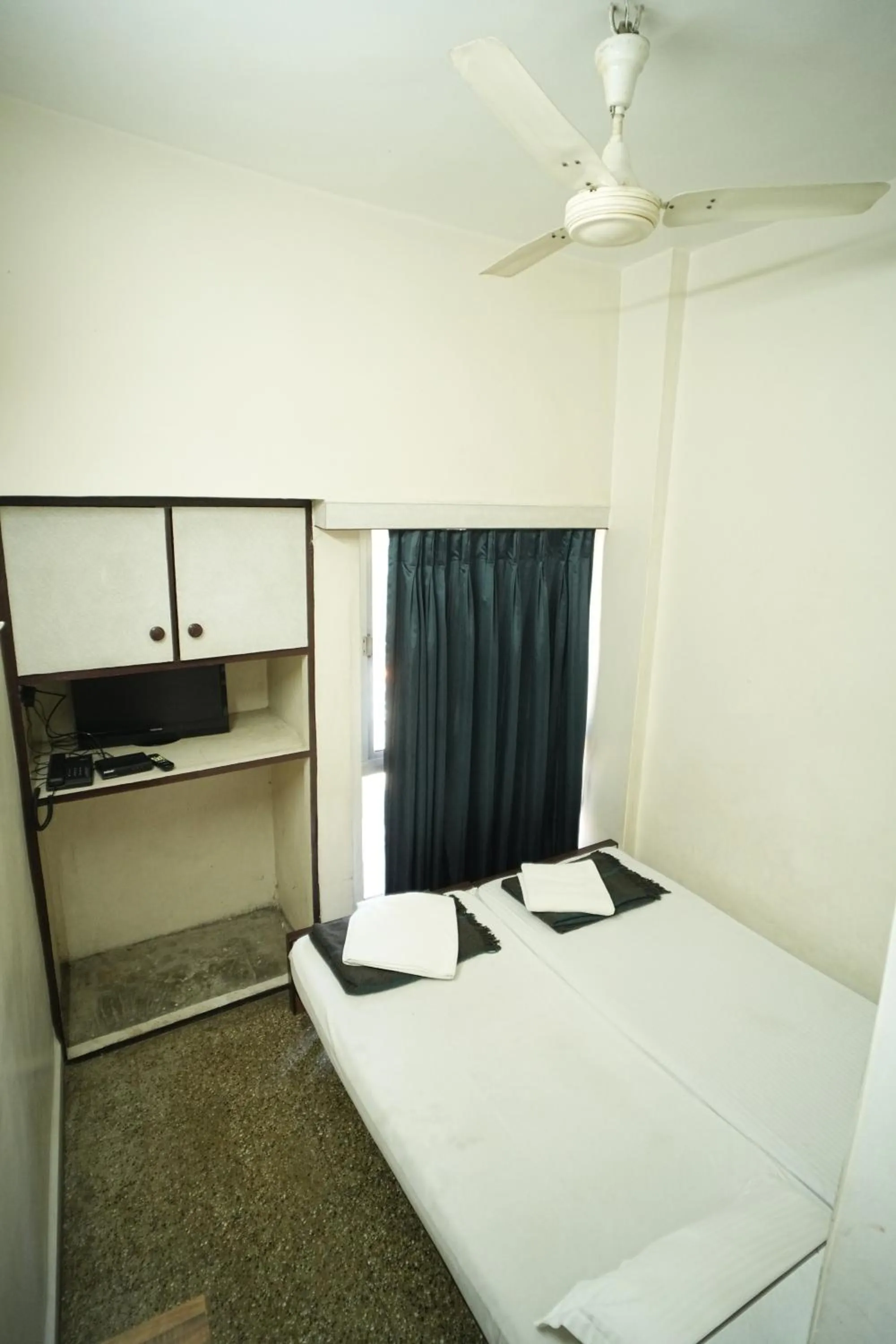 Bedroom, Bed in Hotel Kartiki