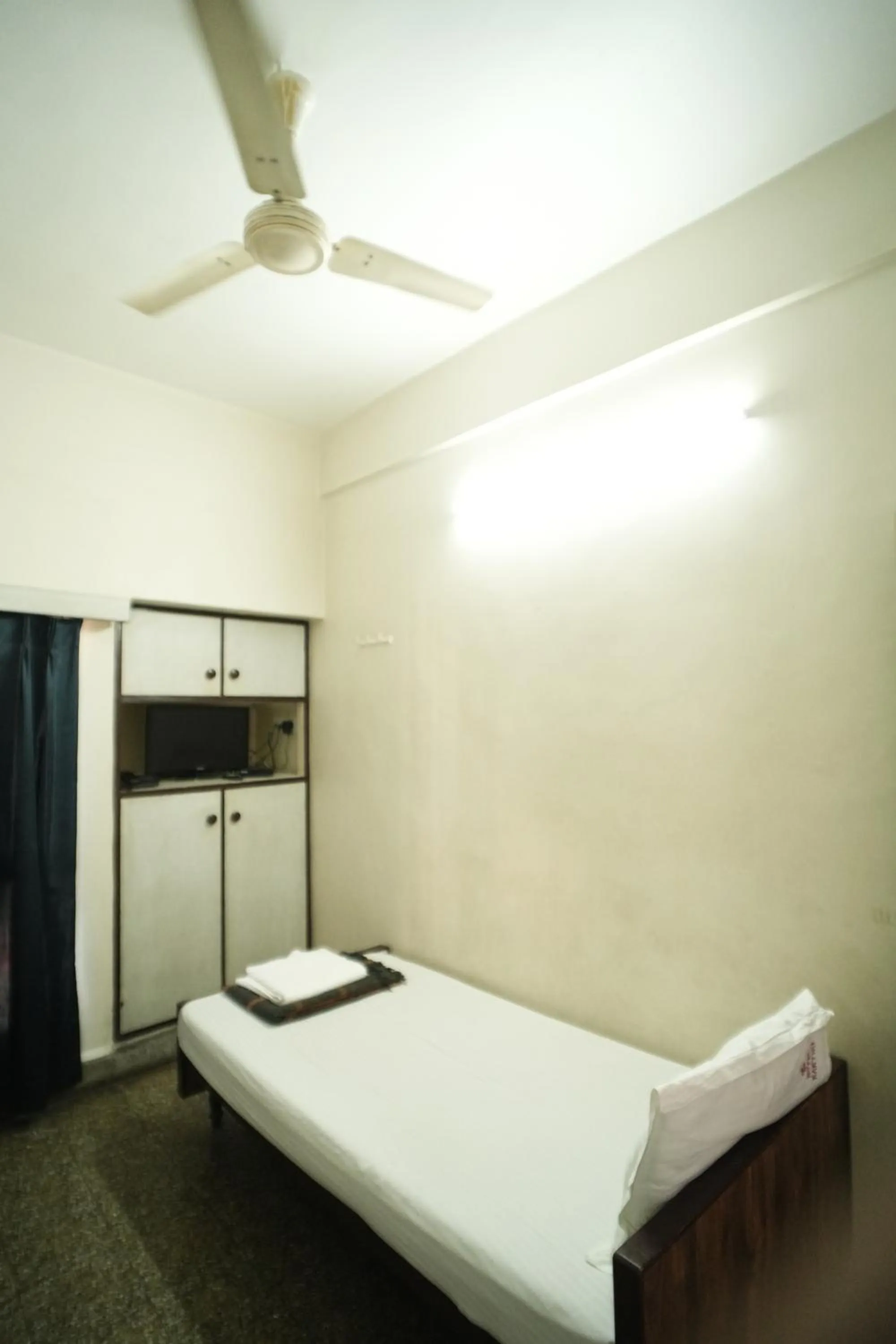 Bed in Hotel Kartiki