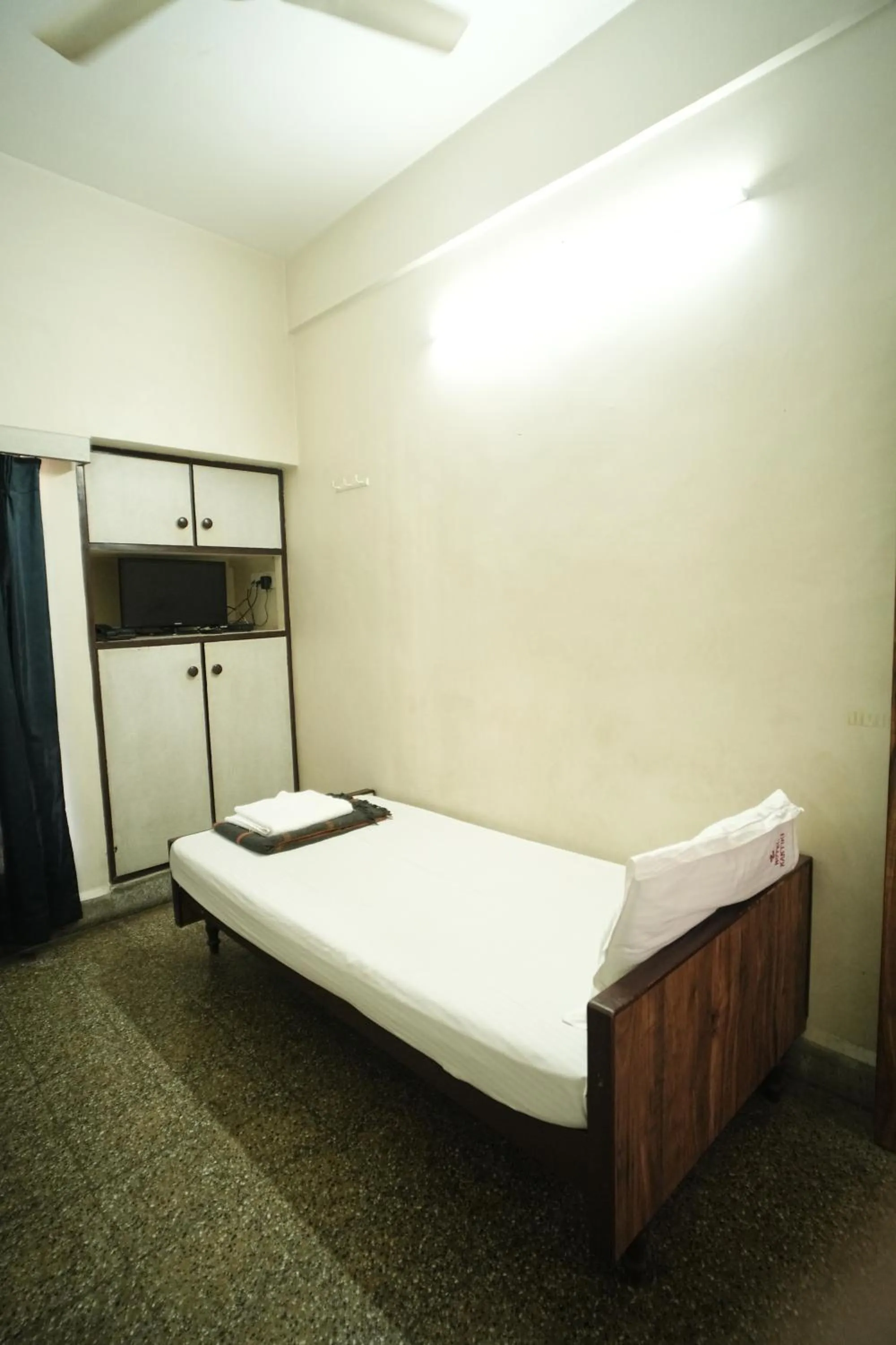 Bed in Hotel Kartiki