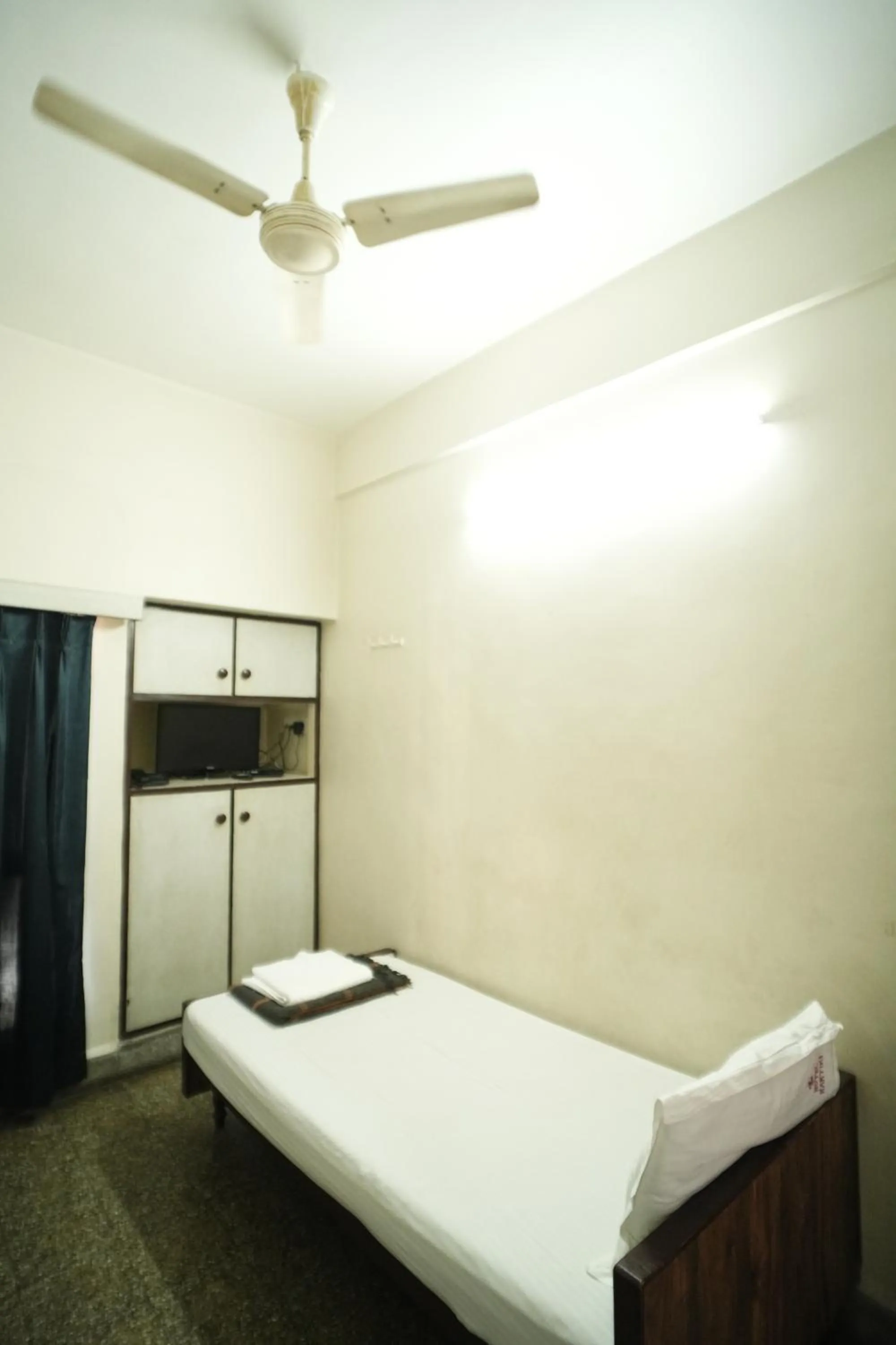 Bed in Hotel Kartiki