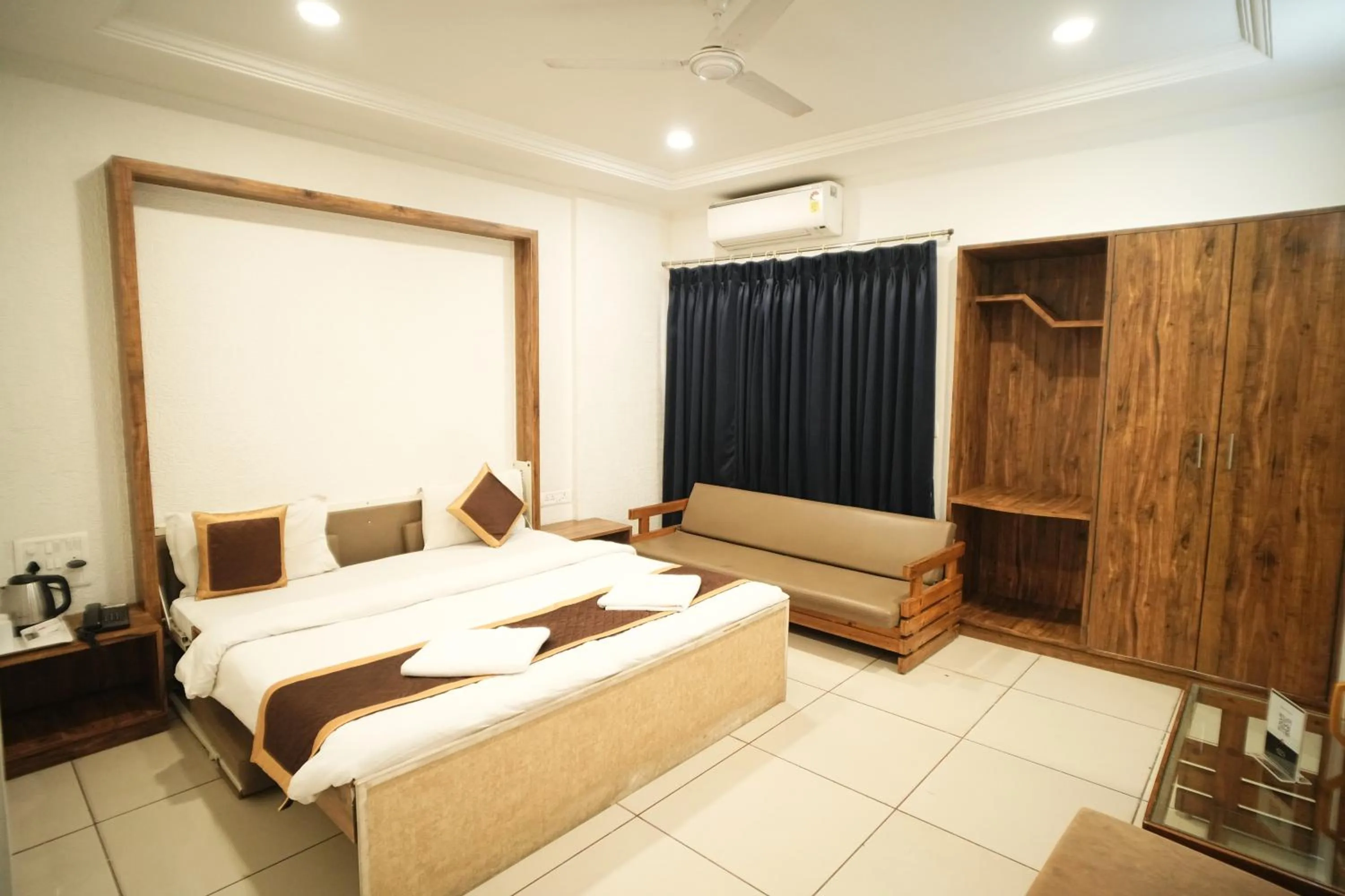 Bed in Hotel Kartiki