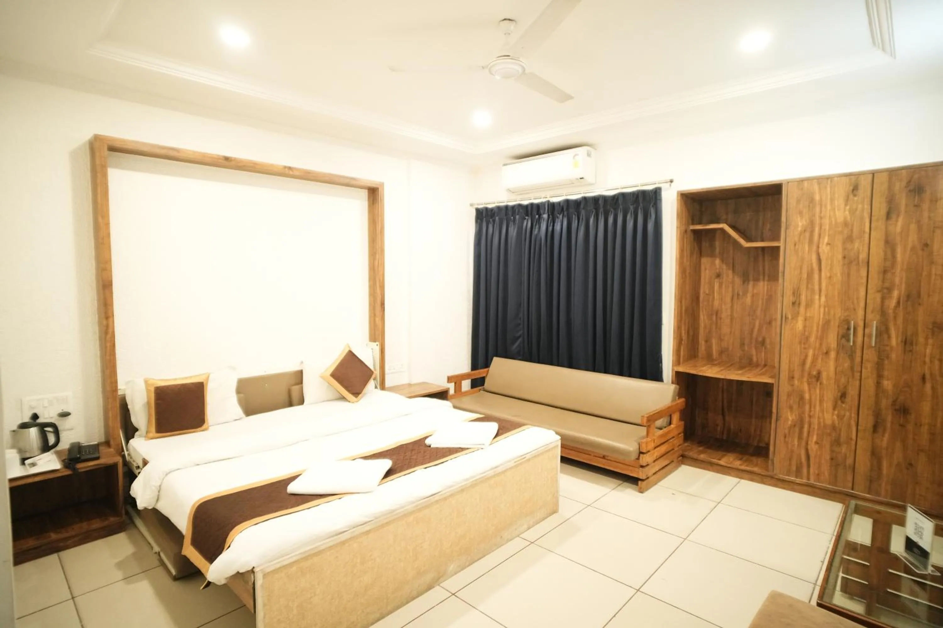 Bed in Hotel Kartiki