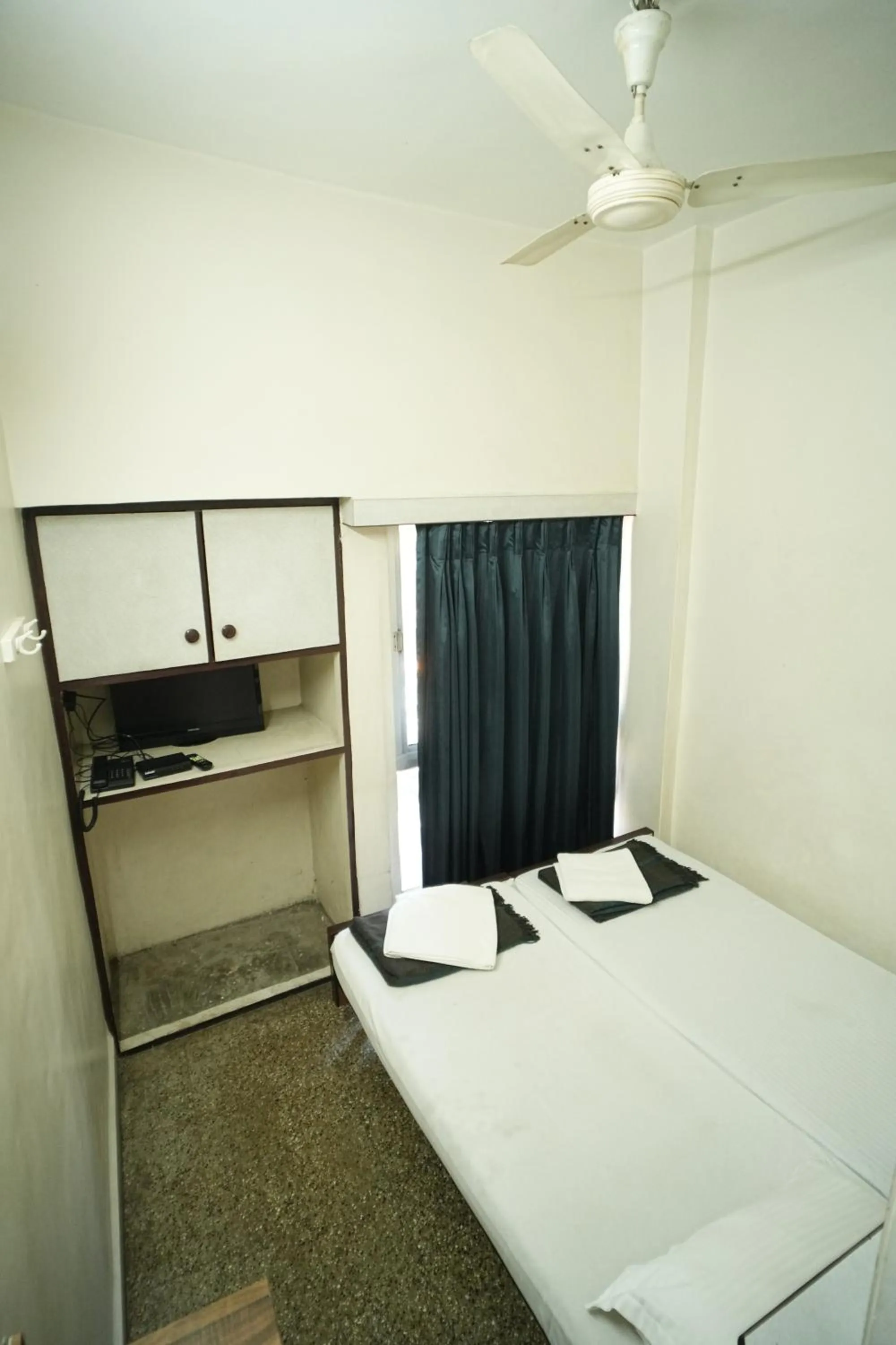 Bed in Hotel Kartiki