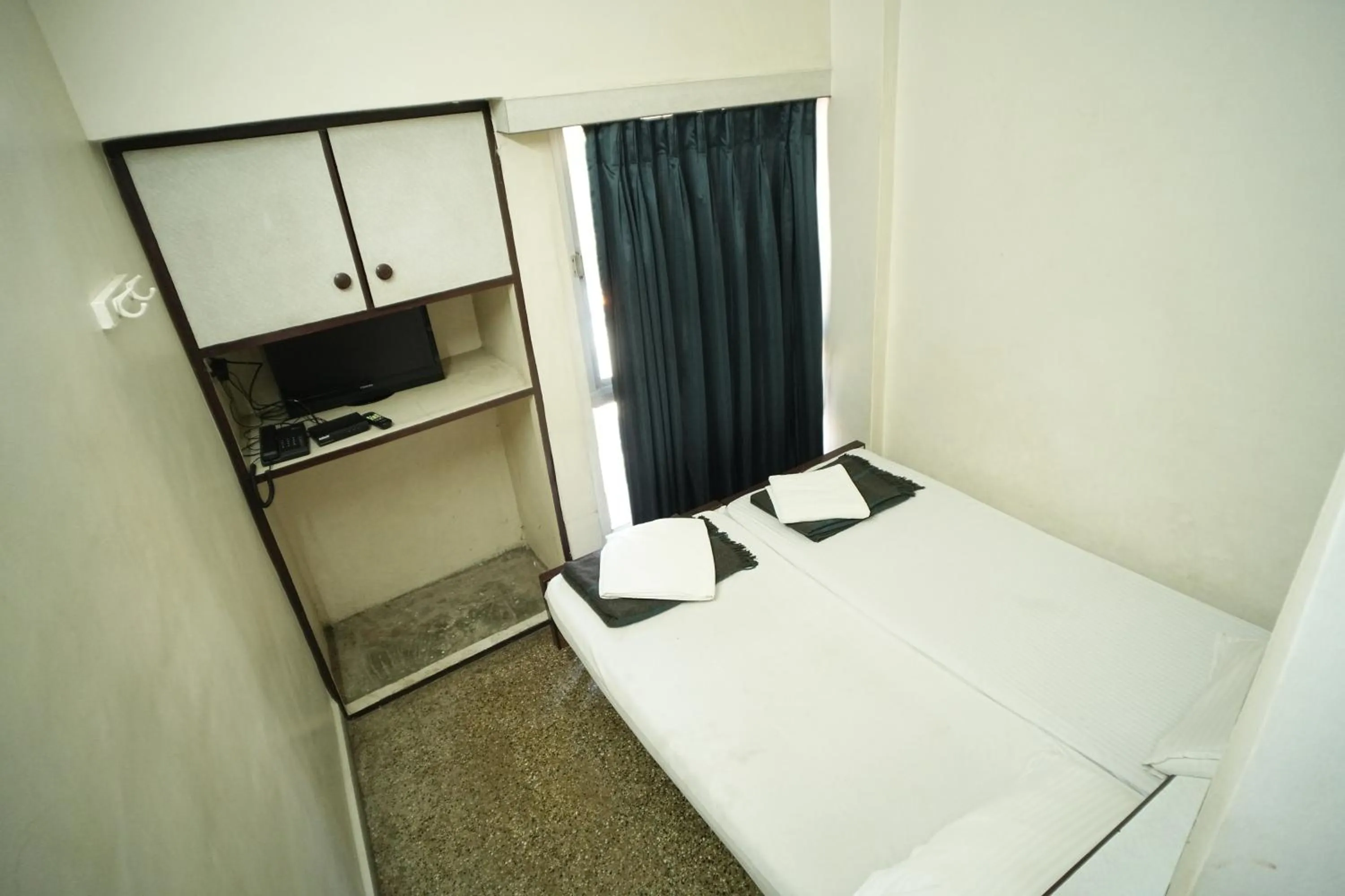 Bedroom, Bed in Hotel Kartiki