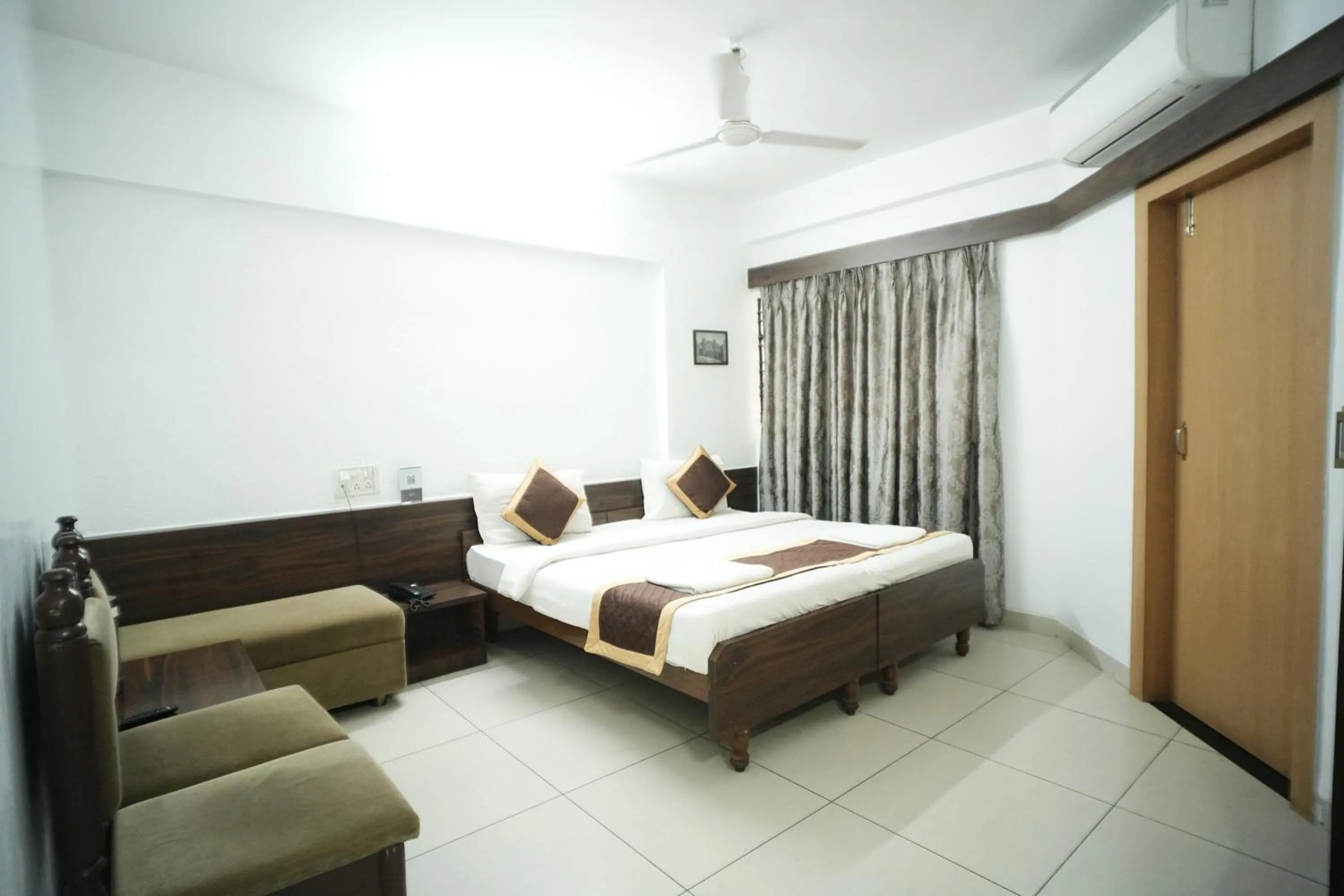 Bed in Hotel Kartiki