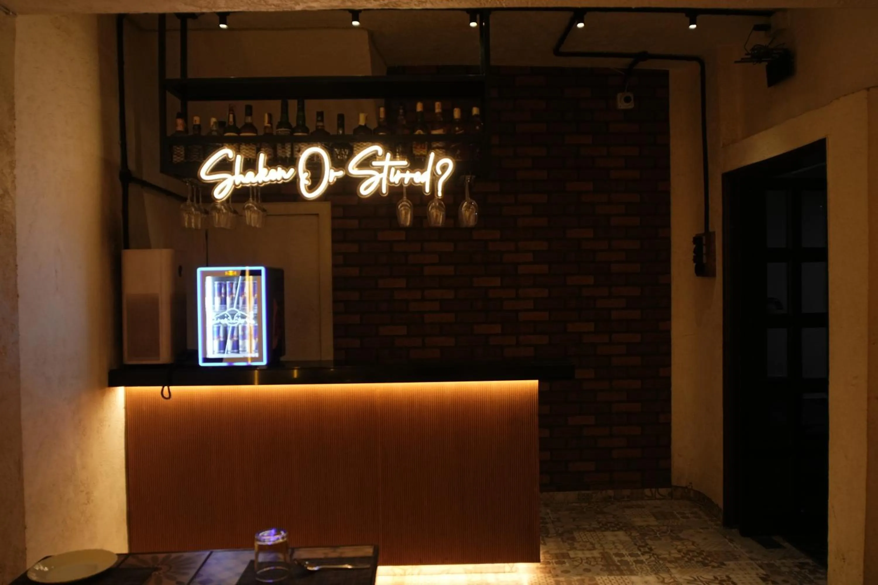 Restaurant/places to eat in Hotel Kartiki