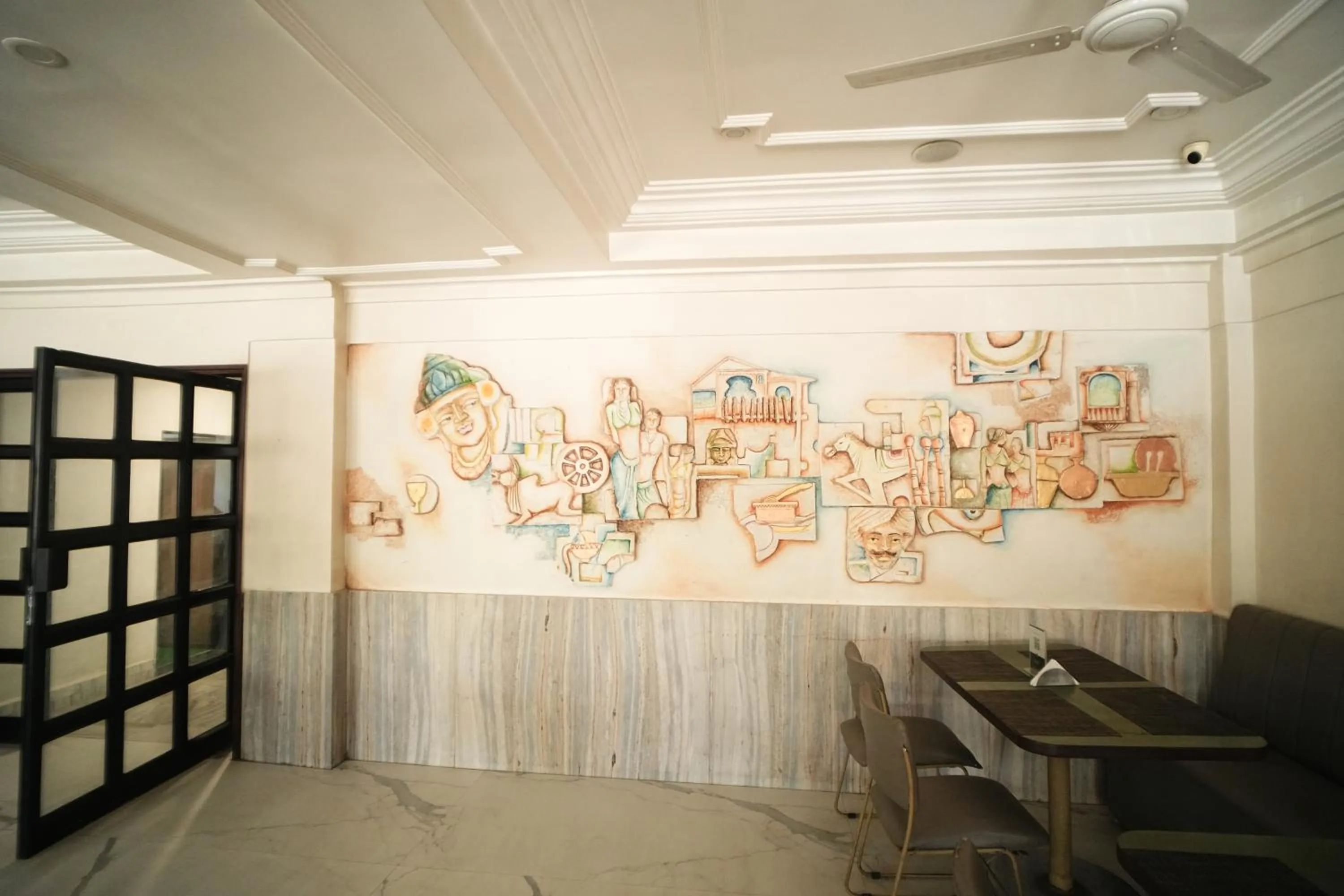 Restaurant/places to eat in Hotel Kartiki