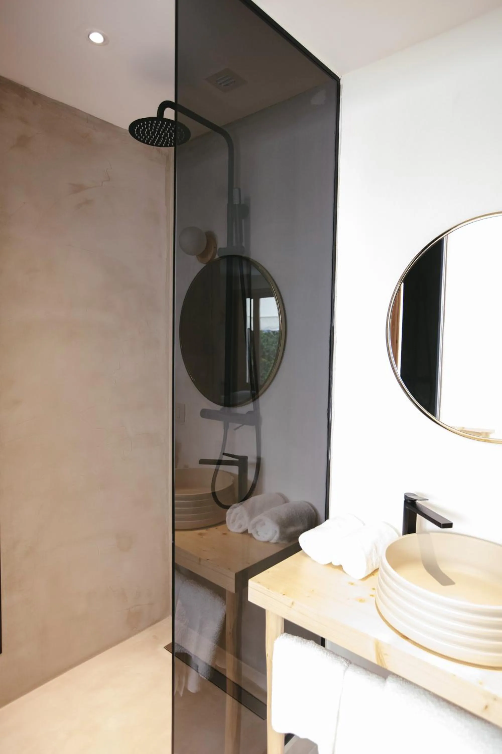 Shower in Hostal Mar y Sal