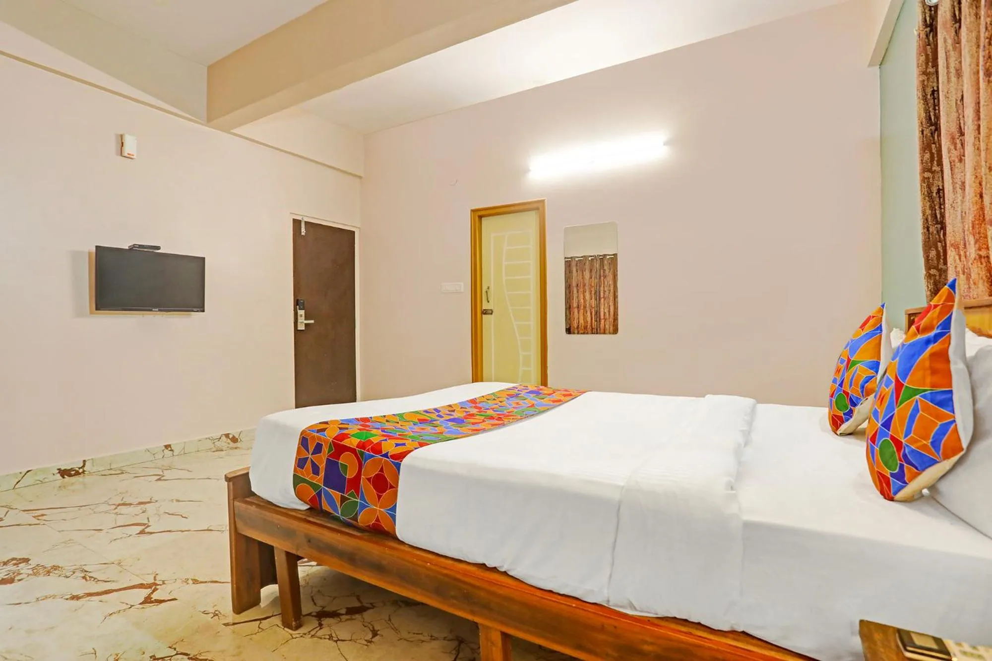 Bed in FabHotel Kings Palace Manyata - Near Manyata Tech Park Main Gate