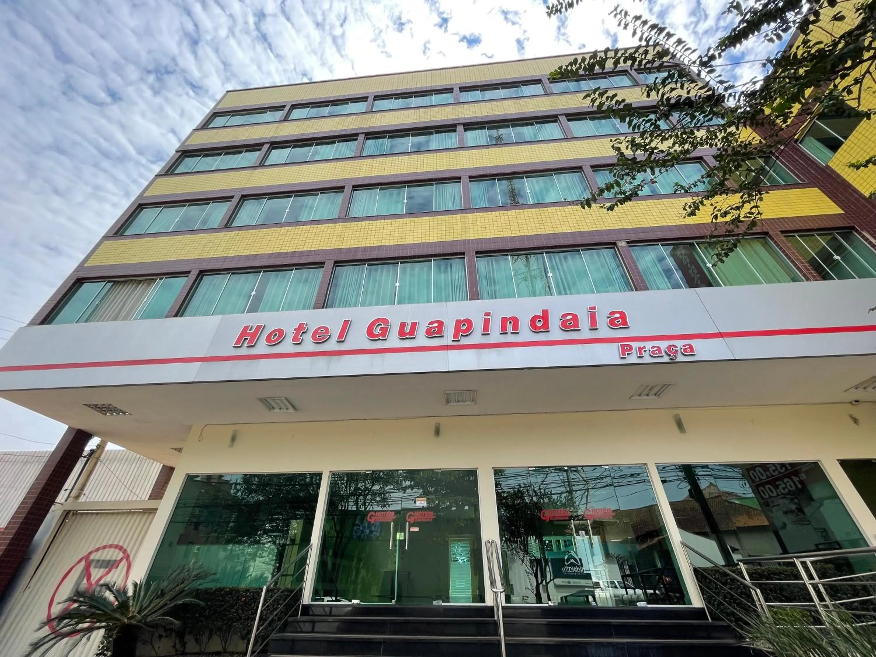 Property building in Hotel Guapindaia Praça