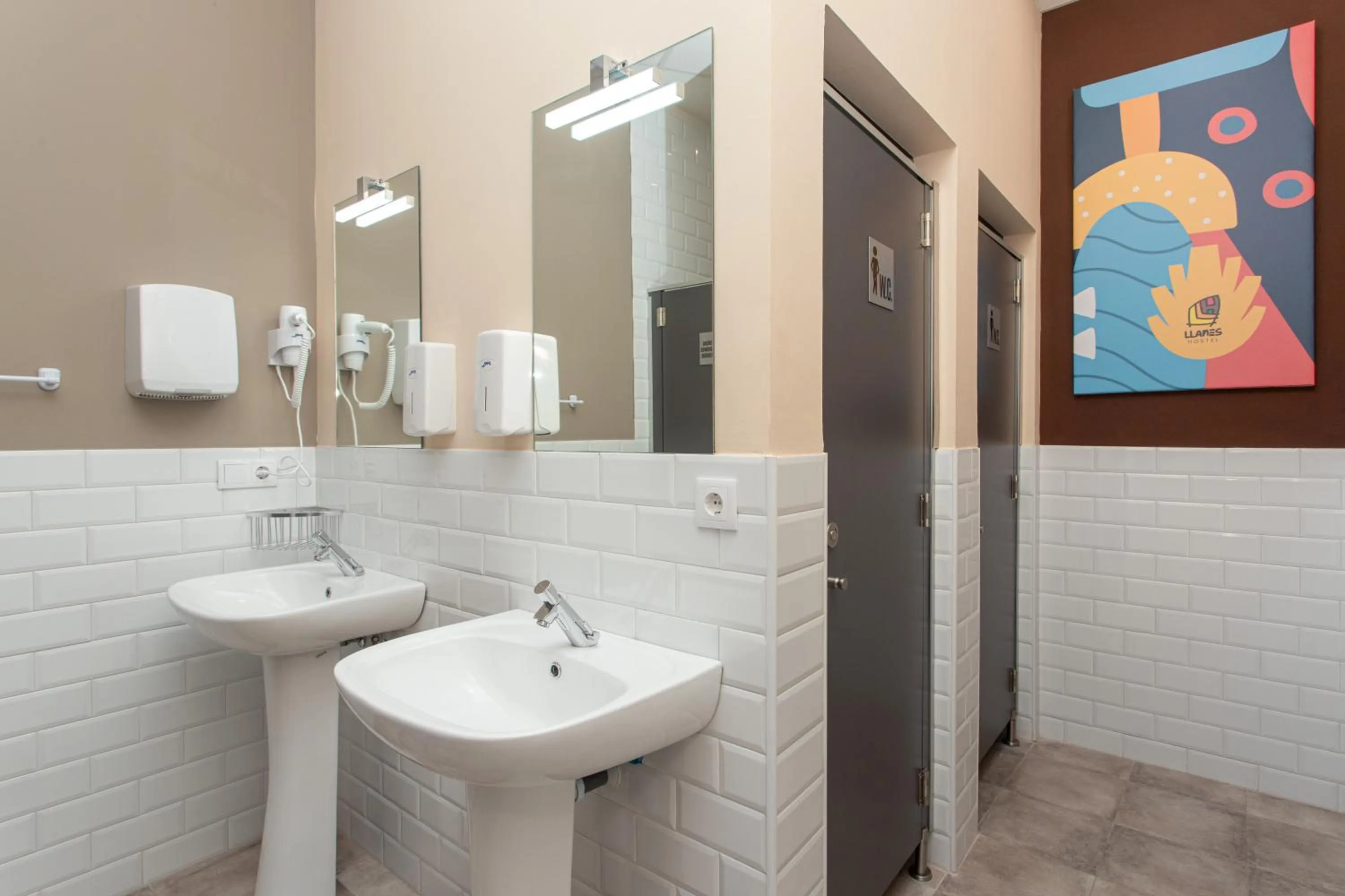 Bathroom in Llanes Hostel