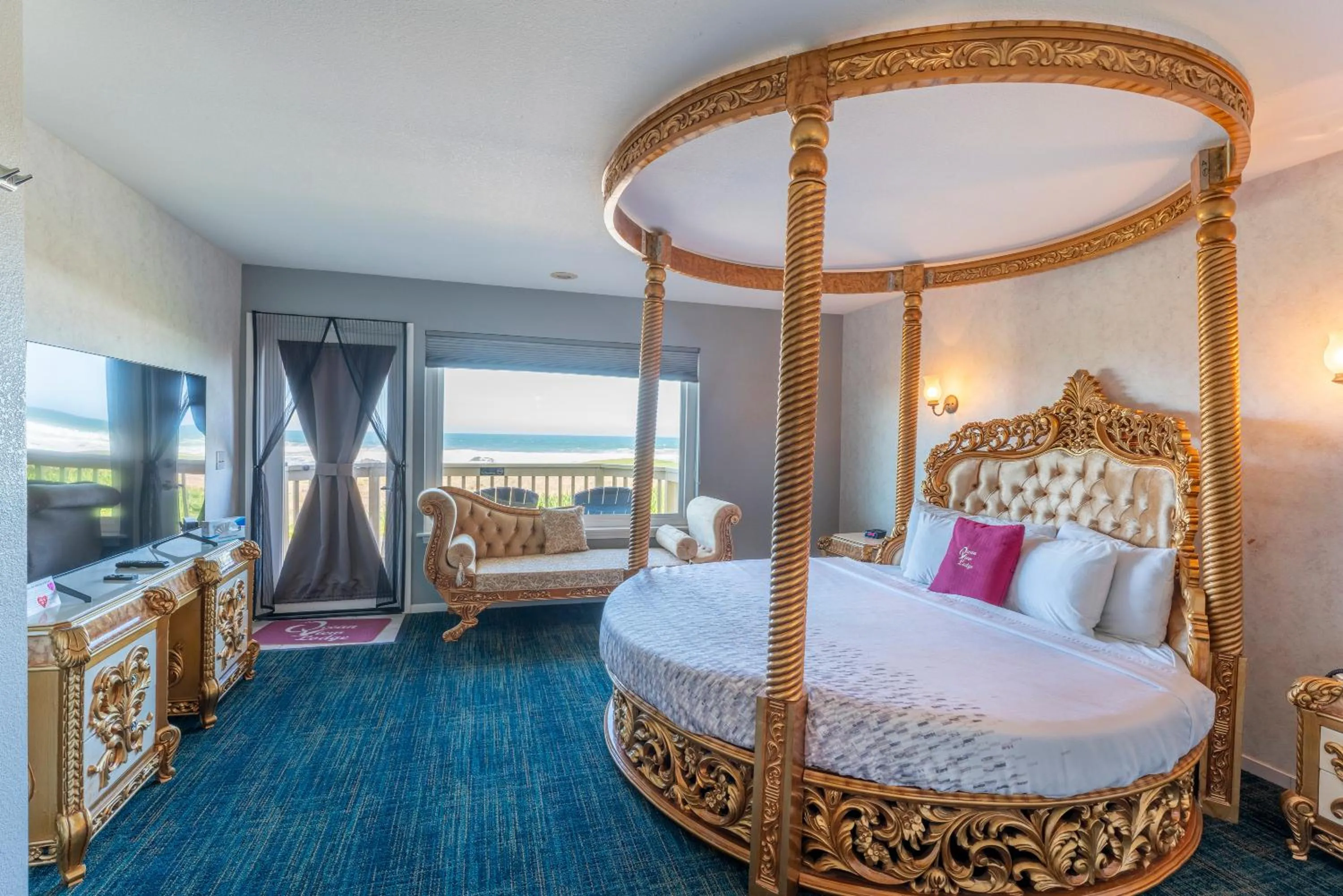 Bed in Ocean View Lodge