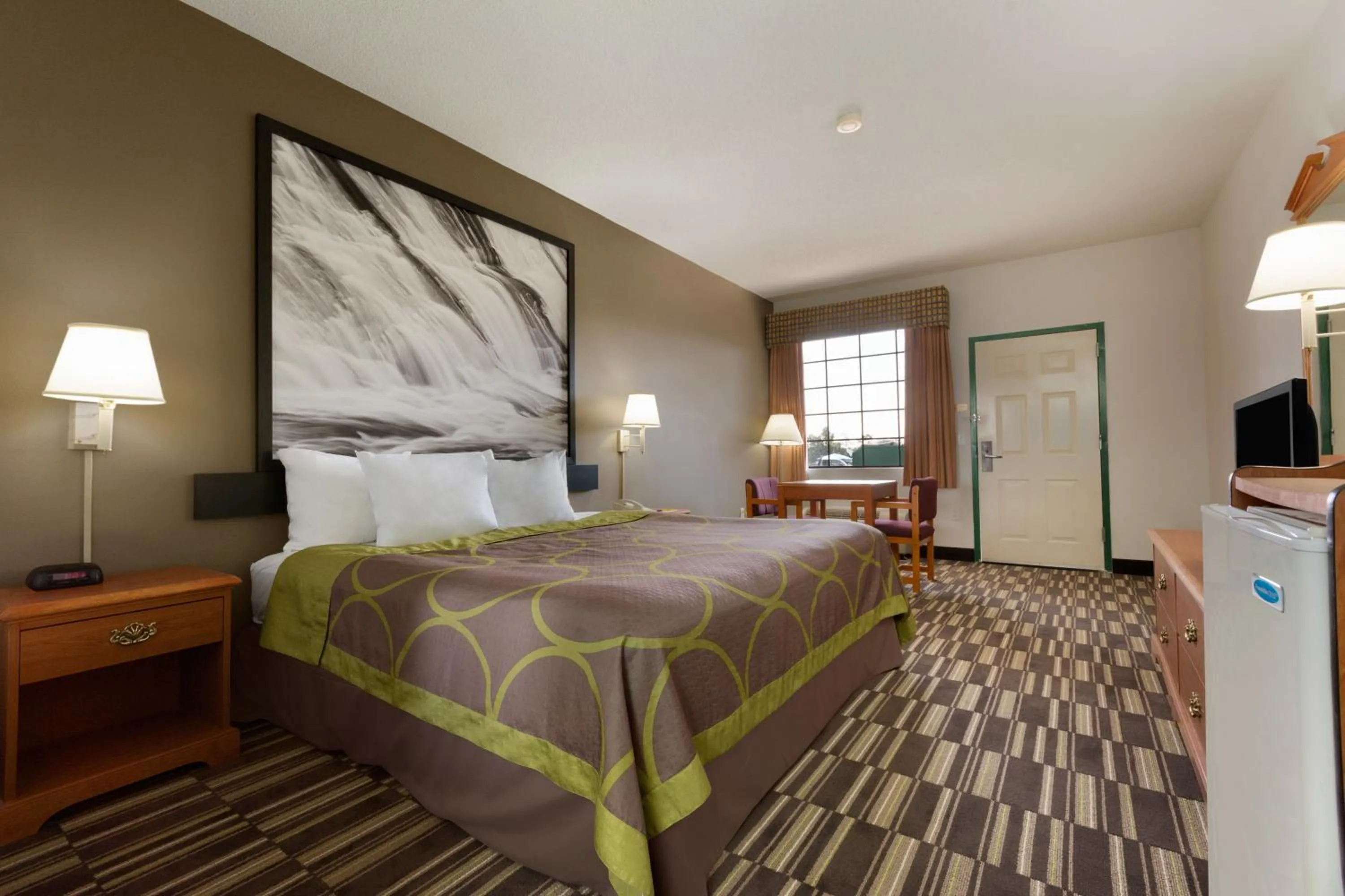 Bed in Super 8 by Wyndham Chatsworth/Dalton