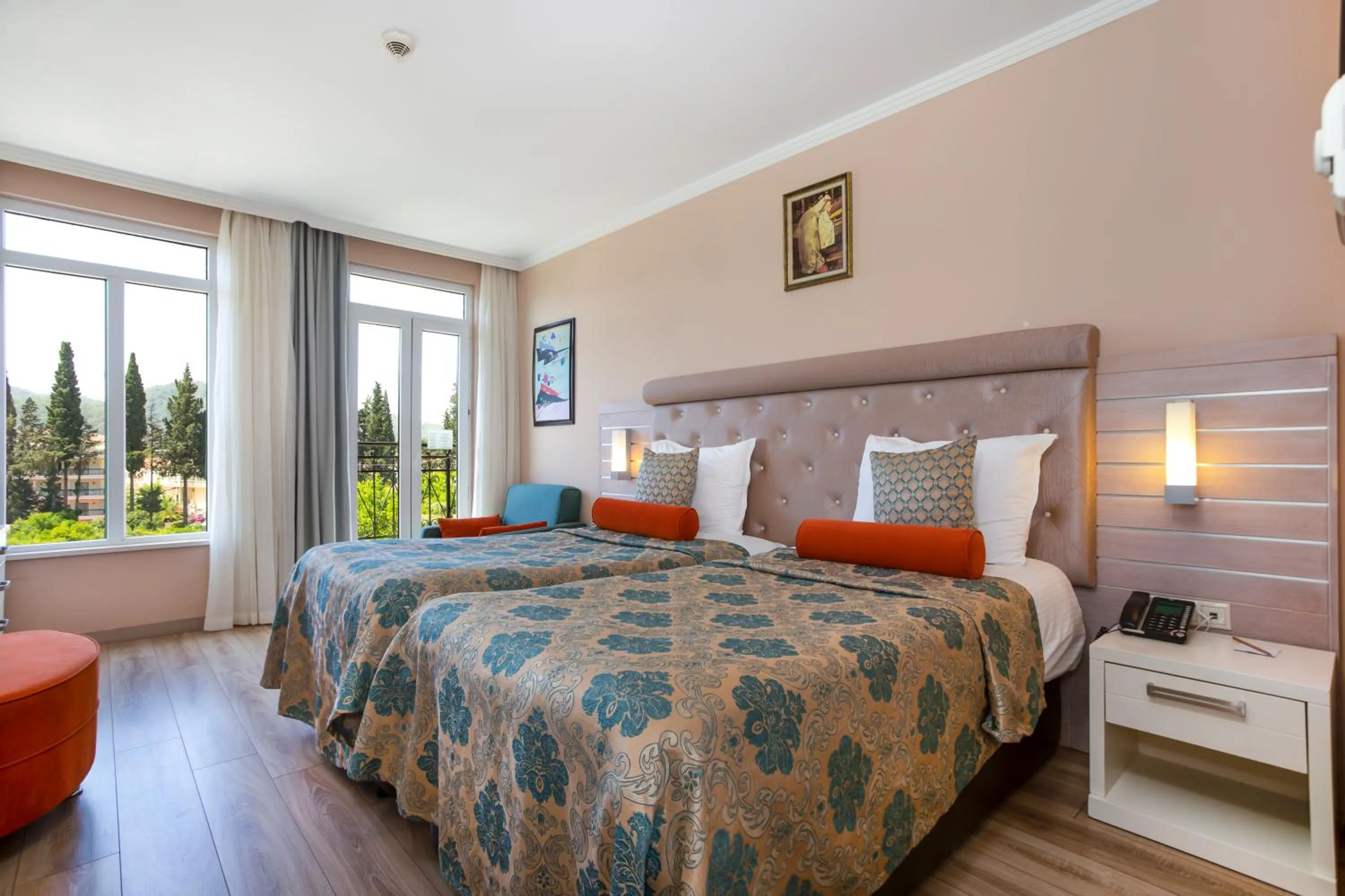 Bed in Orange County Kemer