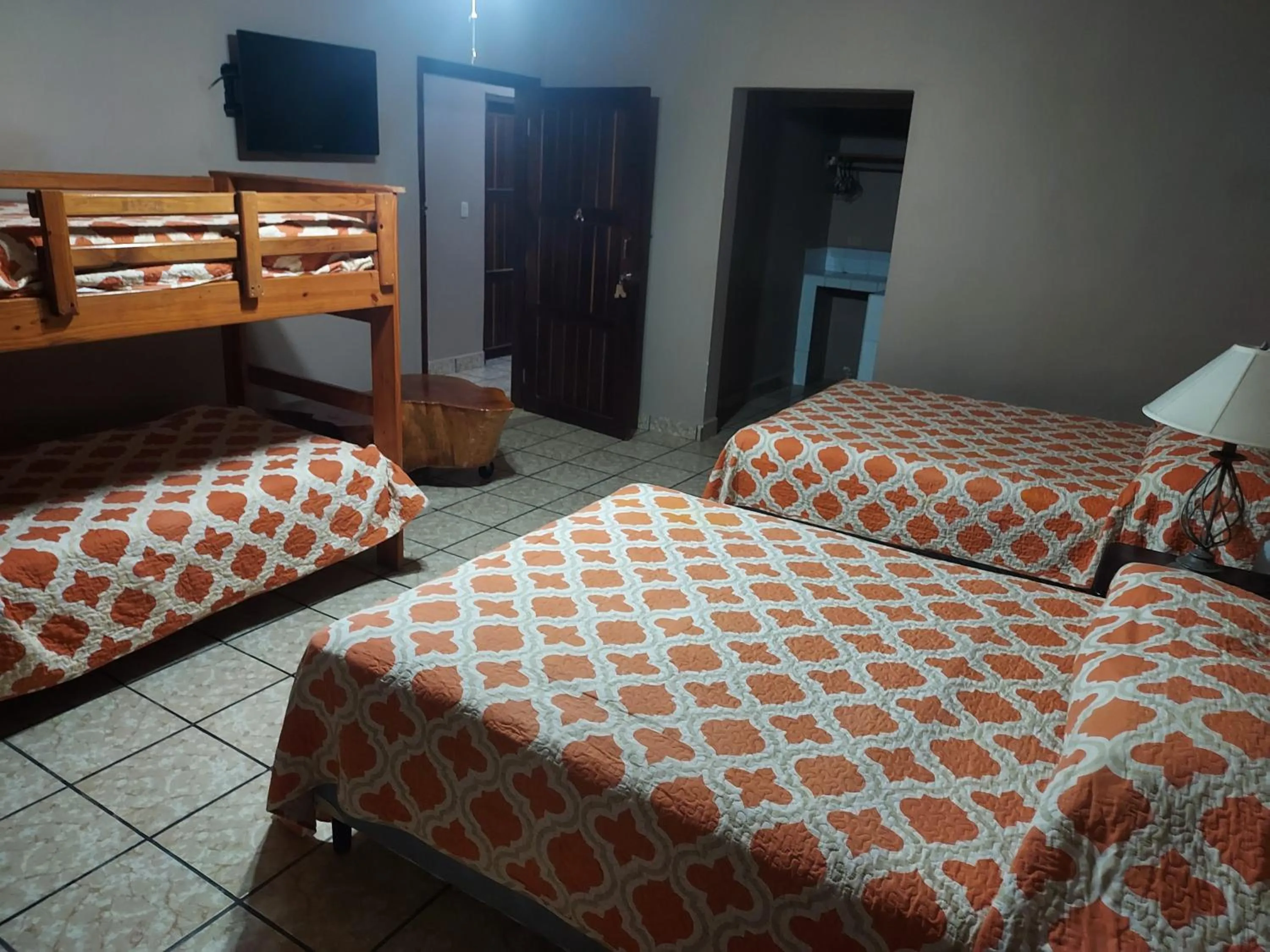 Photo of the whole room, Bed in Hotel La Escalinata