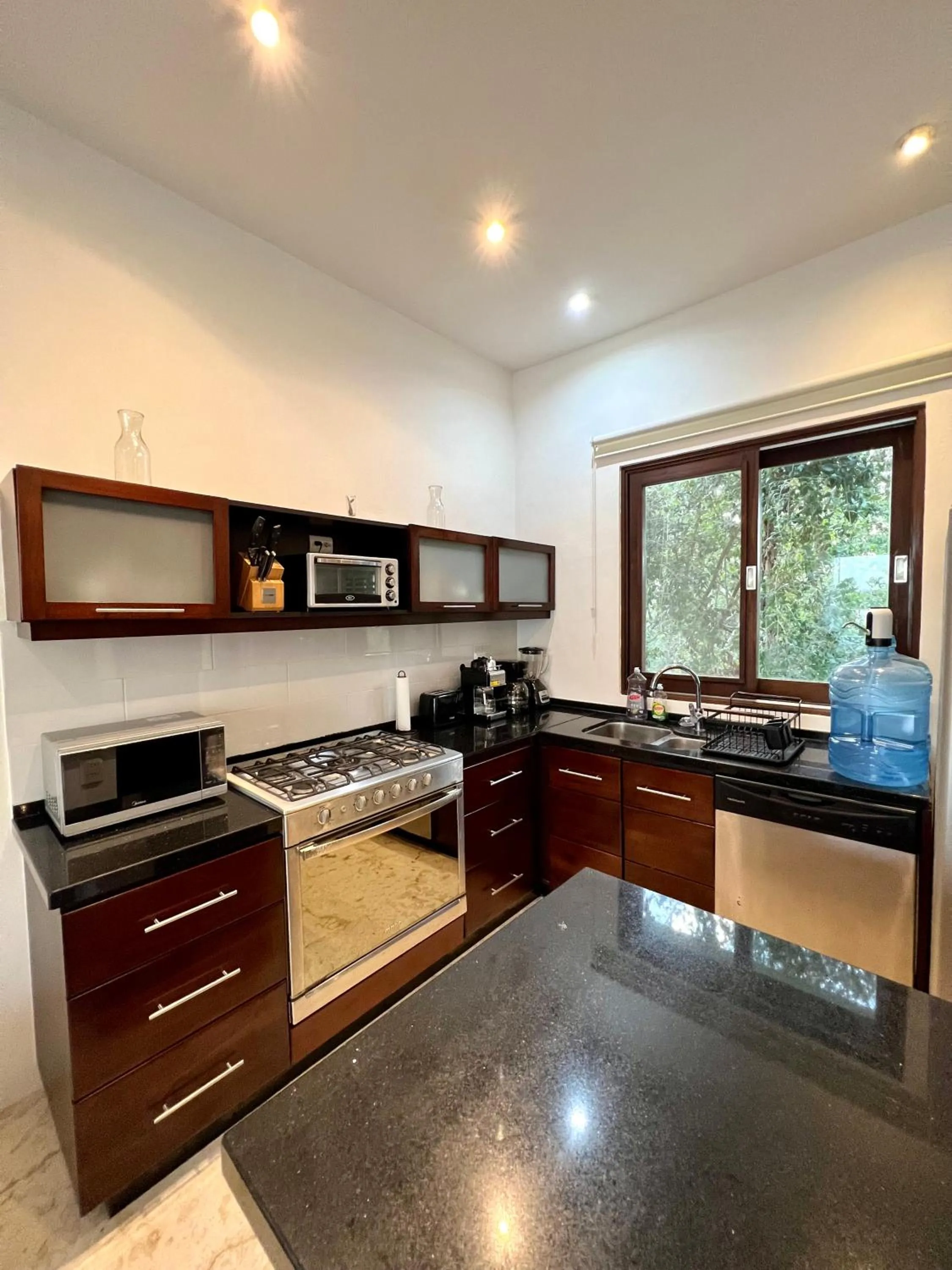 Amazing Luxury Penthouse with sunset,sunrise view, private Jacuzzi and rooftop pool