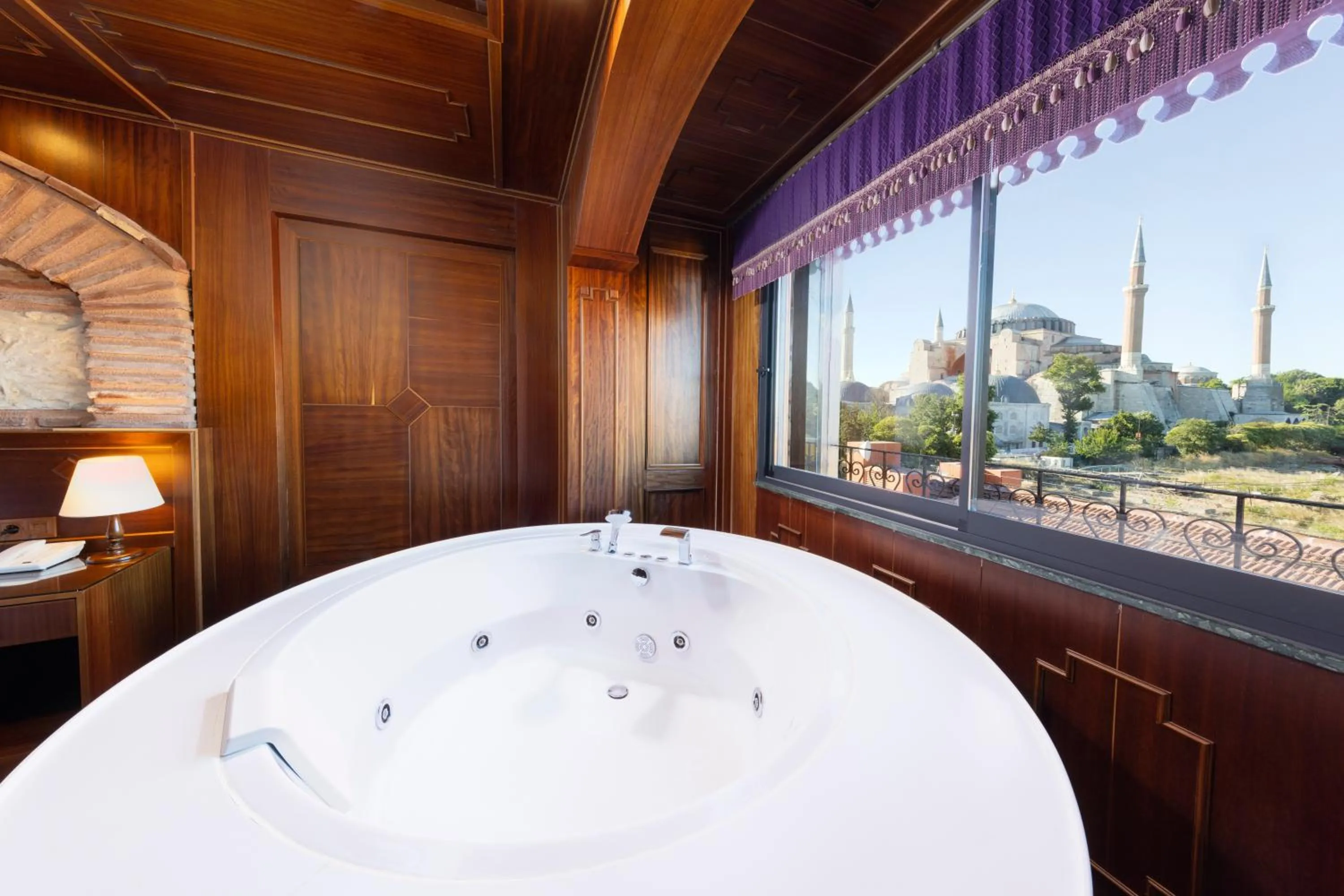 Hot Tub in Seven Hills Hotel - Special Category