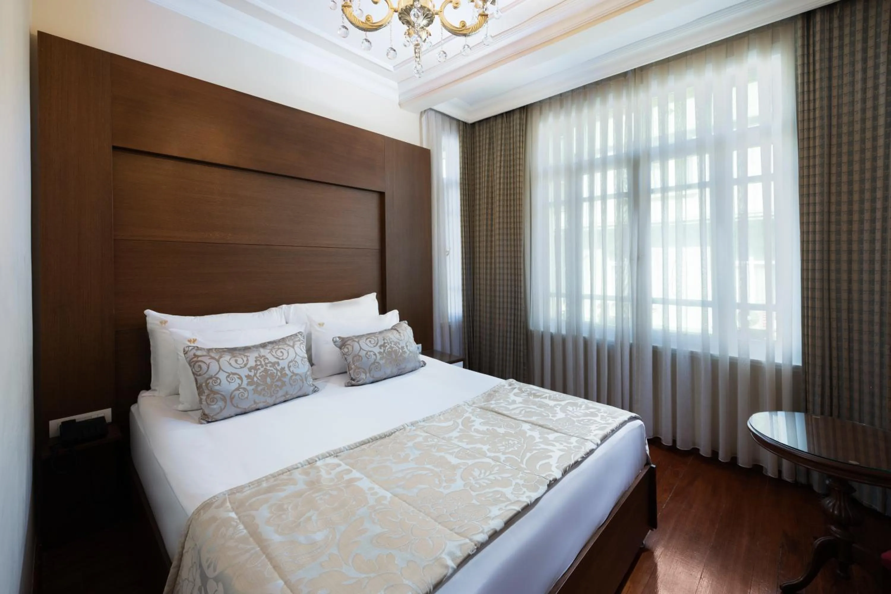 Bed in Seven Hills Hotel - Special Category