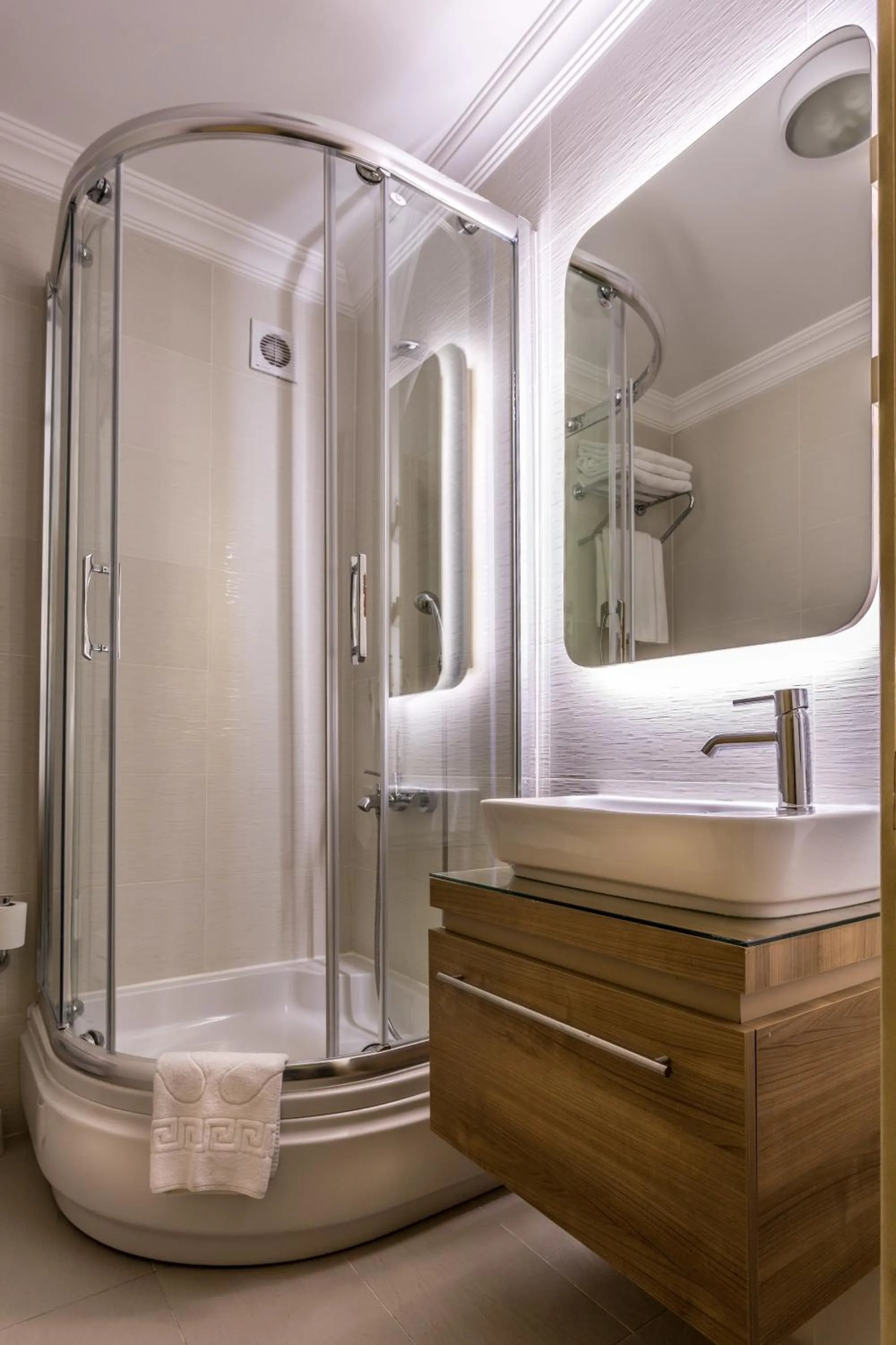 Shower in Sude Konak