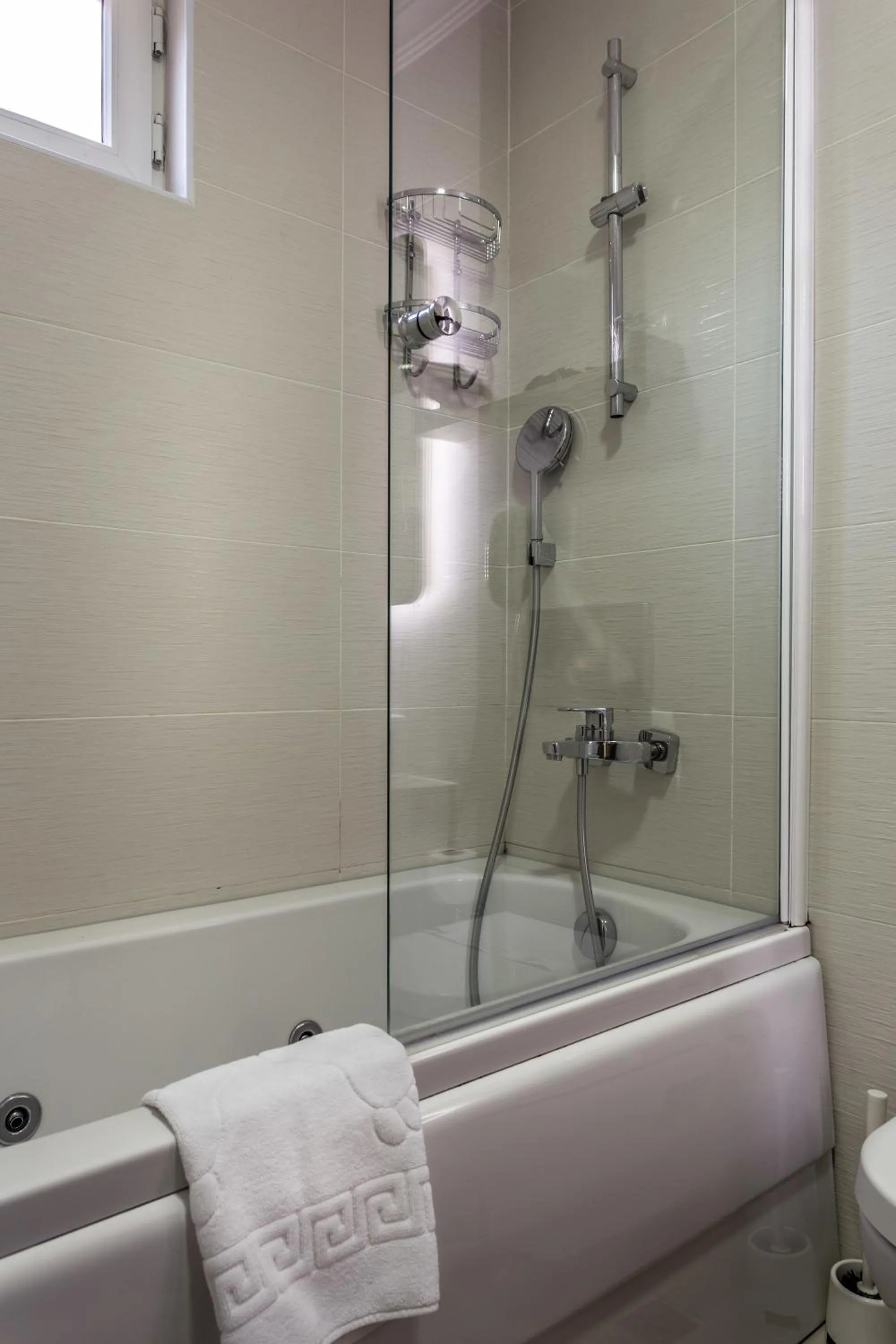 Shower in Sude Konak