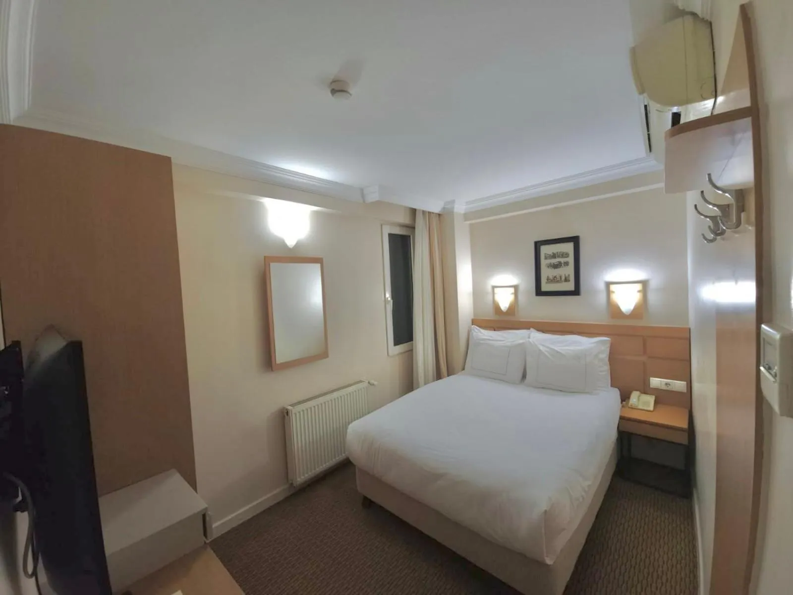 Photo of the whole room, Bed in Sude Konak