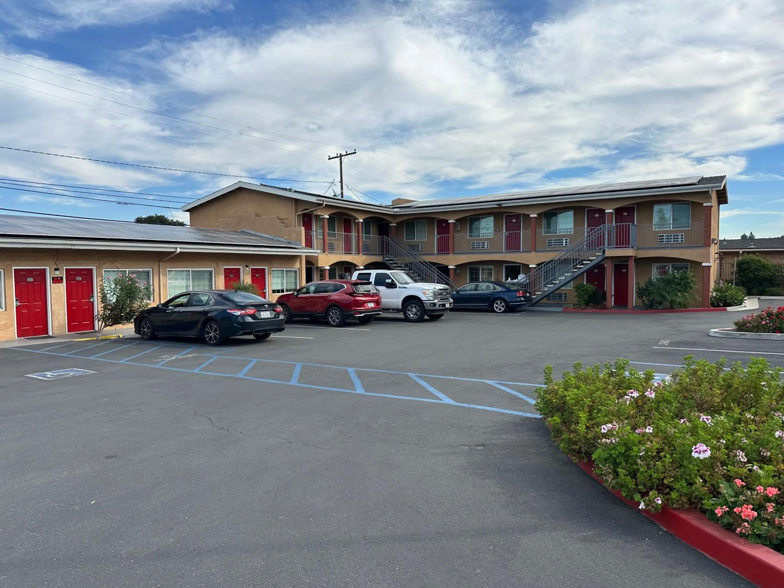 Property building in Desert Inn Motel