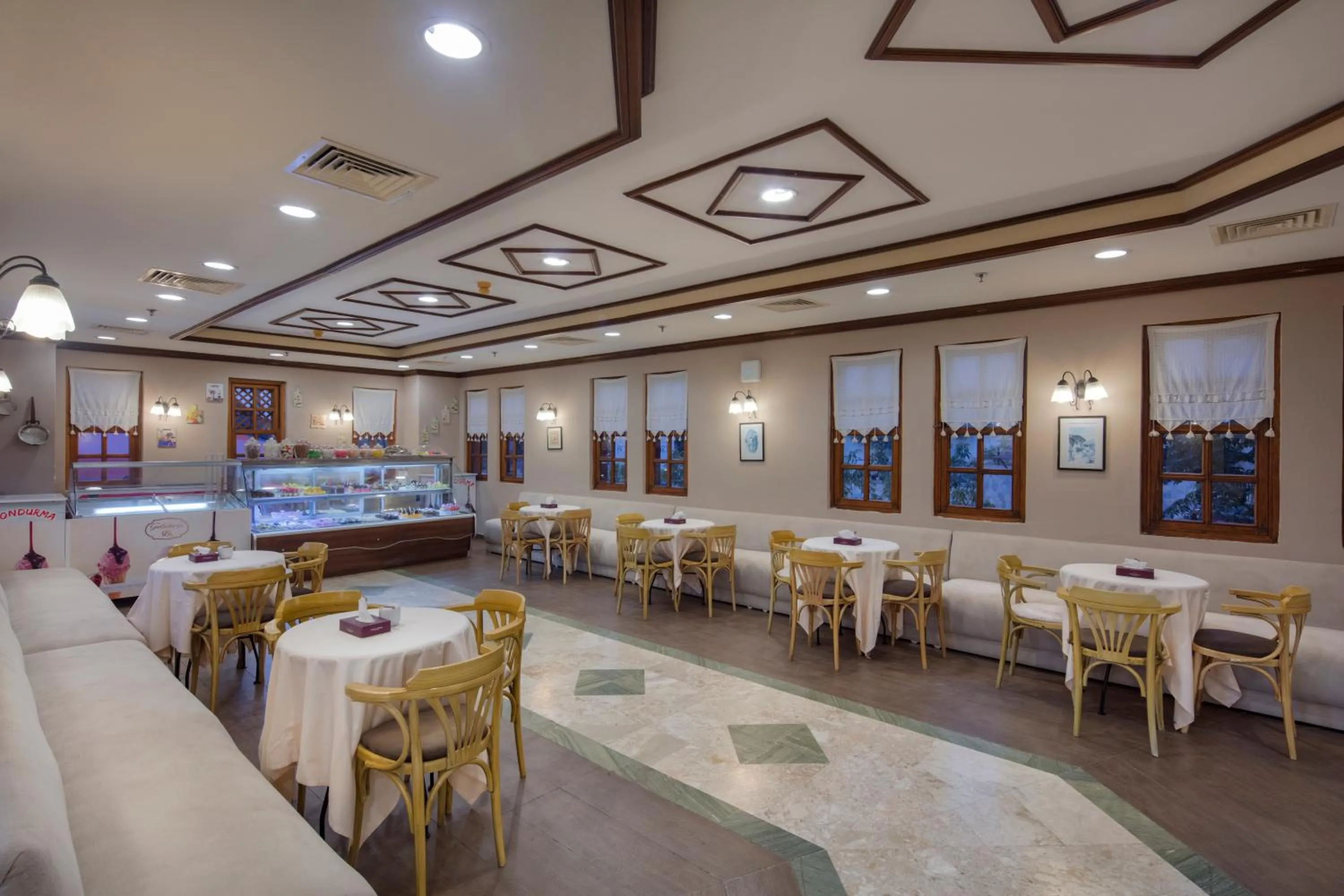 Food and drinks in Selectum Colours Bodrum