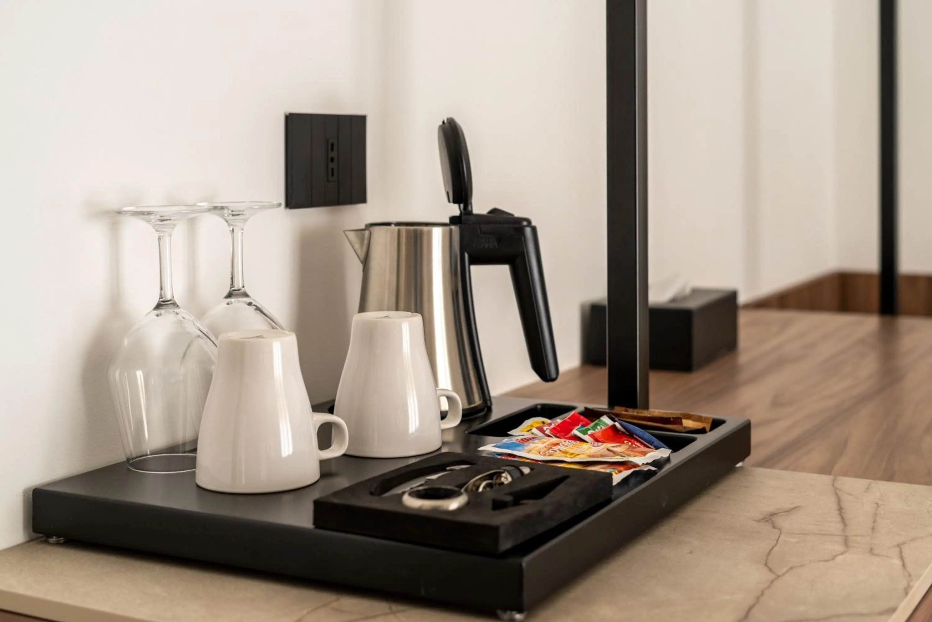 Coffee/tea facilities in B&B Le Suites di Costanza