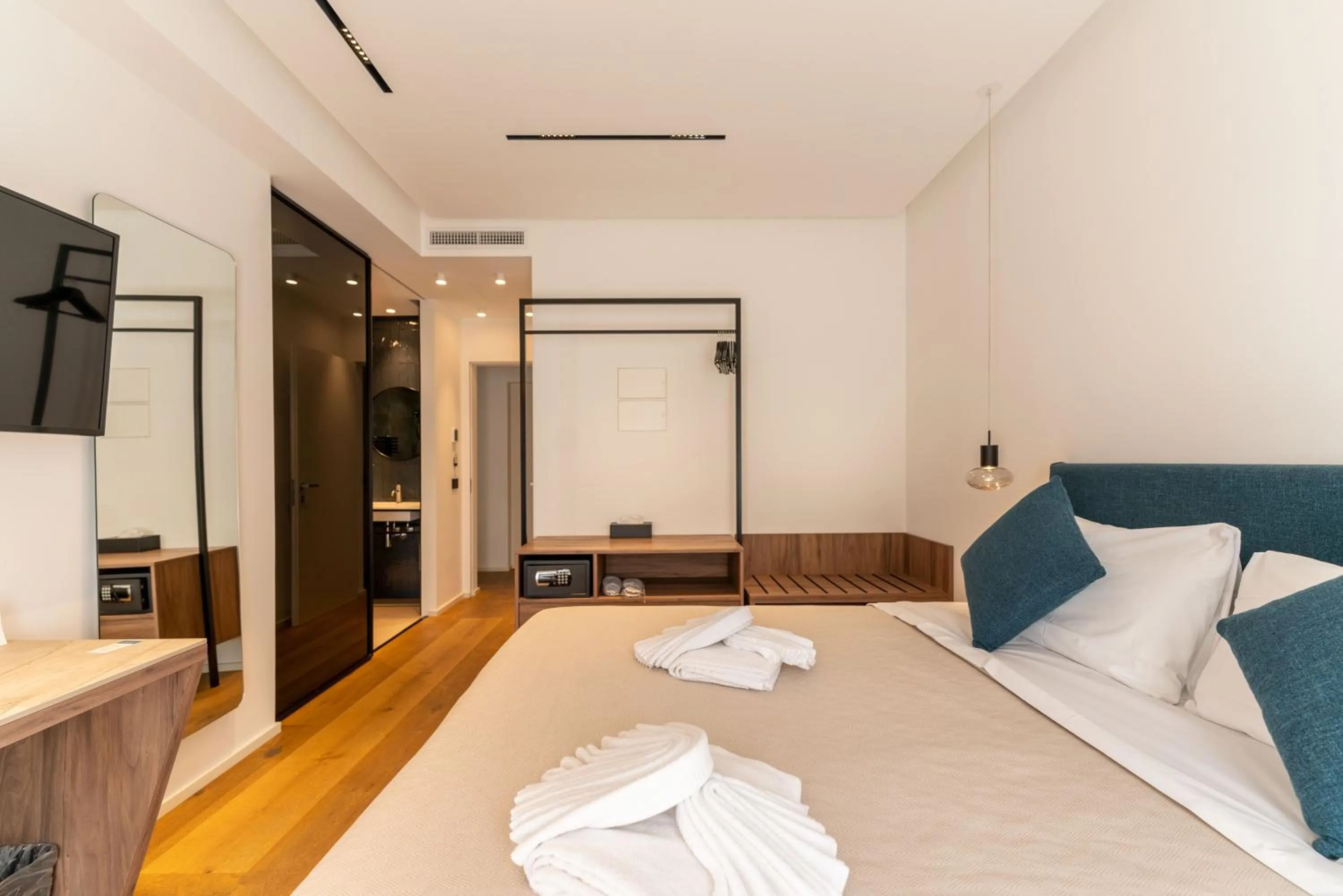 Photo of the whole room, Bed in B&B Le Suites di Costanza