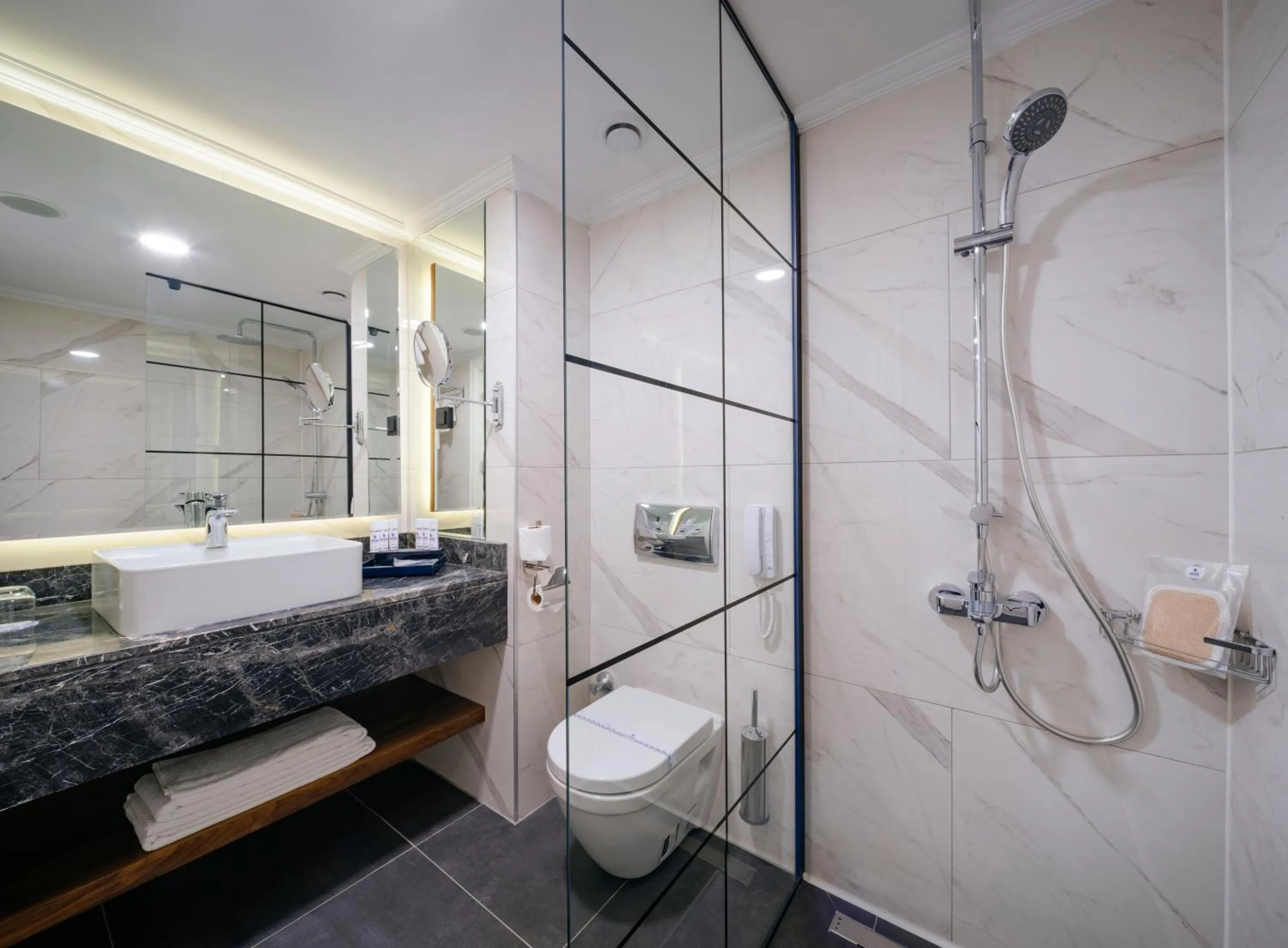 Shower in Kremlin Palace