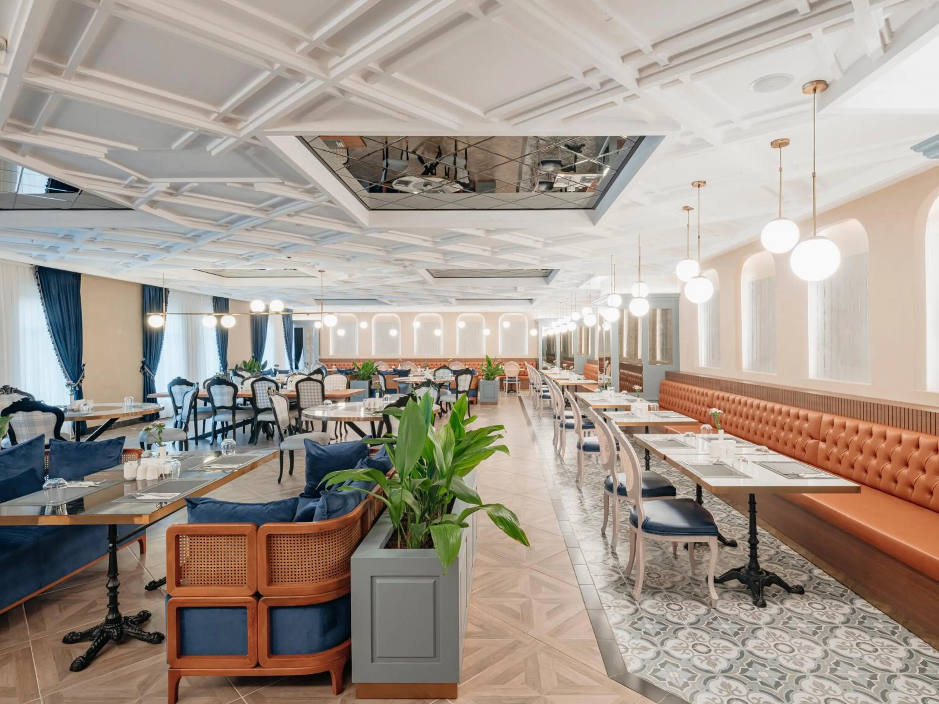 Restaurant/places to eat in Kremlin Palace