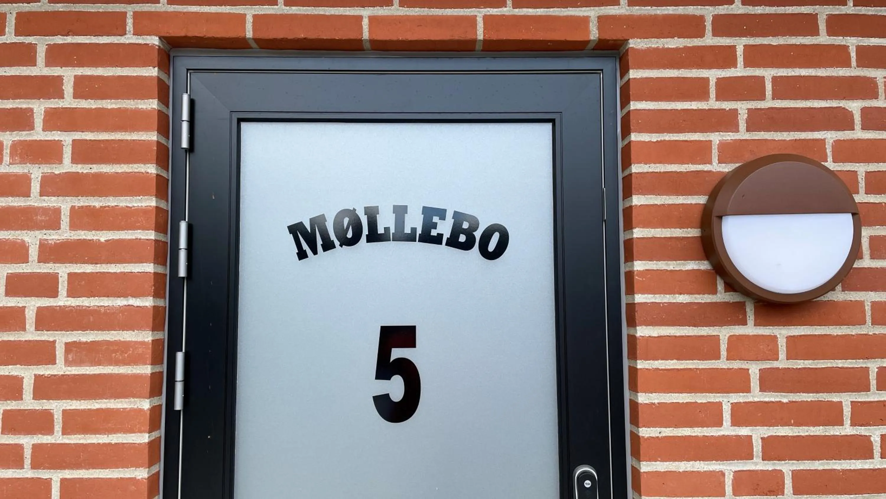 Property building in Holiday Rooms Møllebo