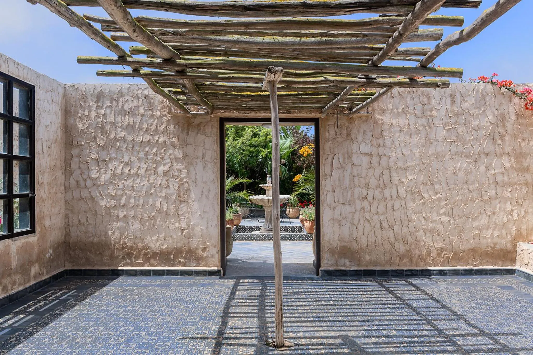 Facade/entrance in La Villa Joubert