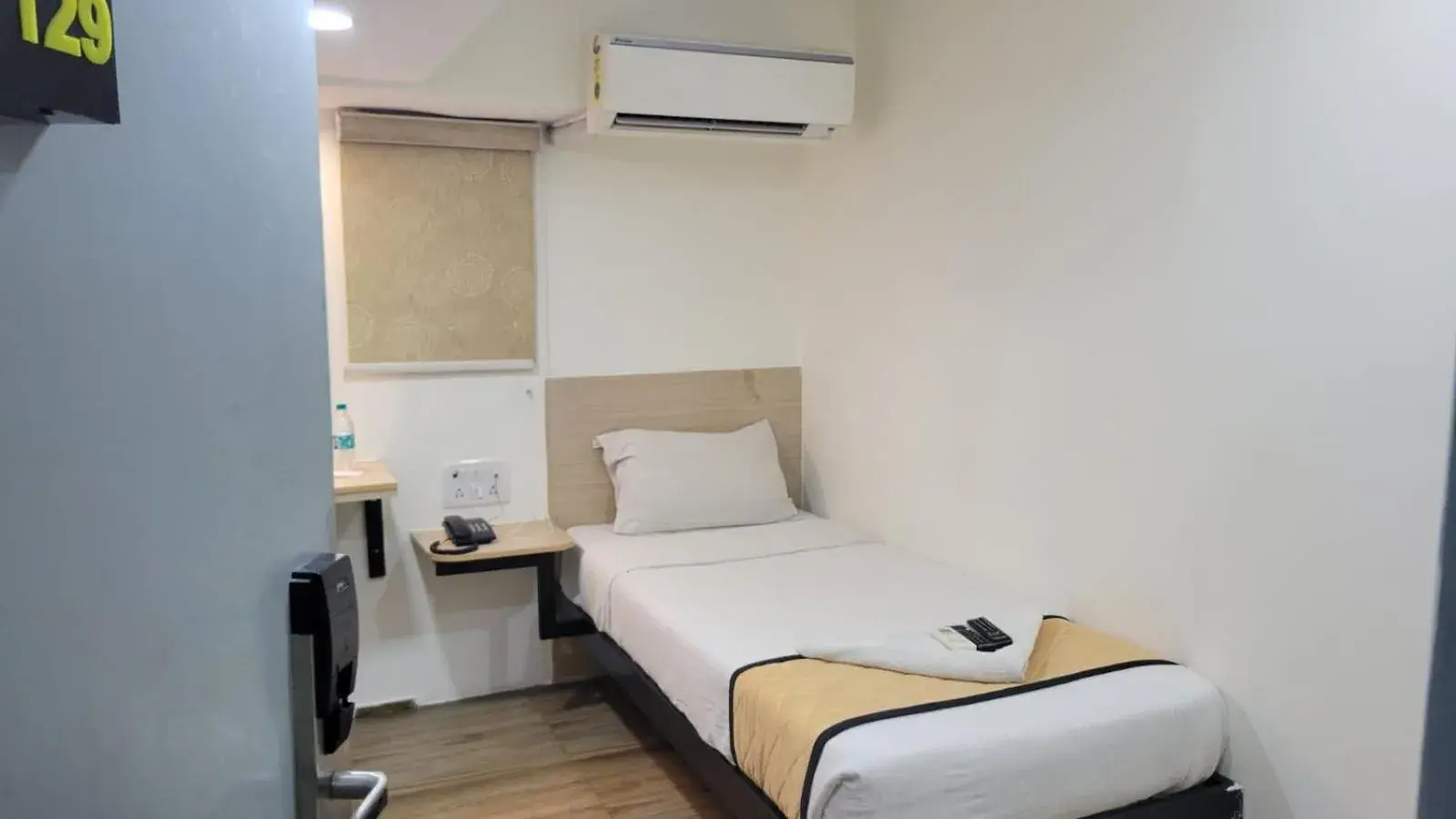 Single Room with Shared Shower and Toilet in GRACE RESIDENCY Single Room with Shared Shower and Toilet in GRACE RESIDENCY