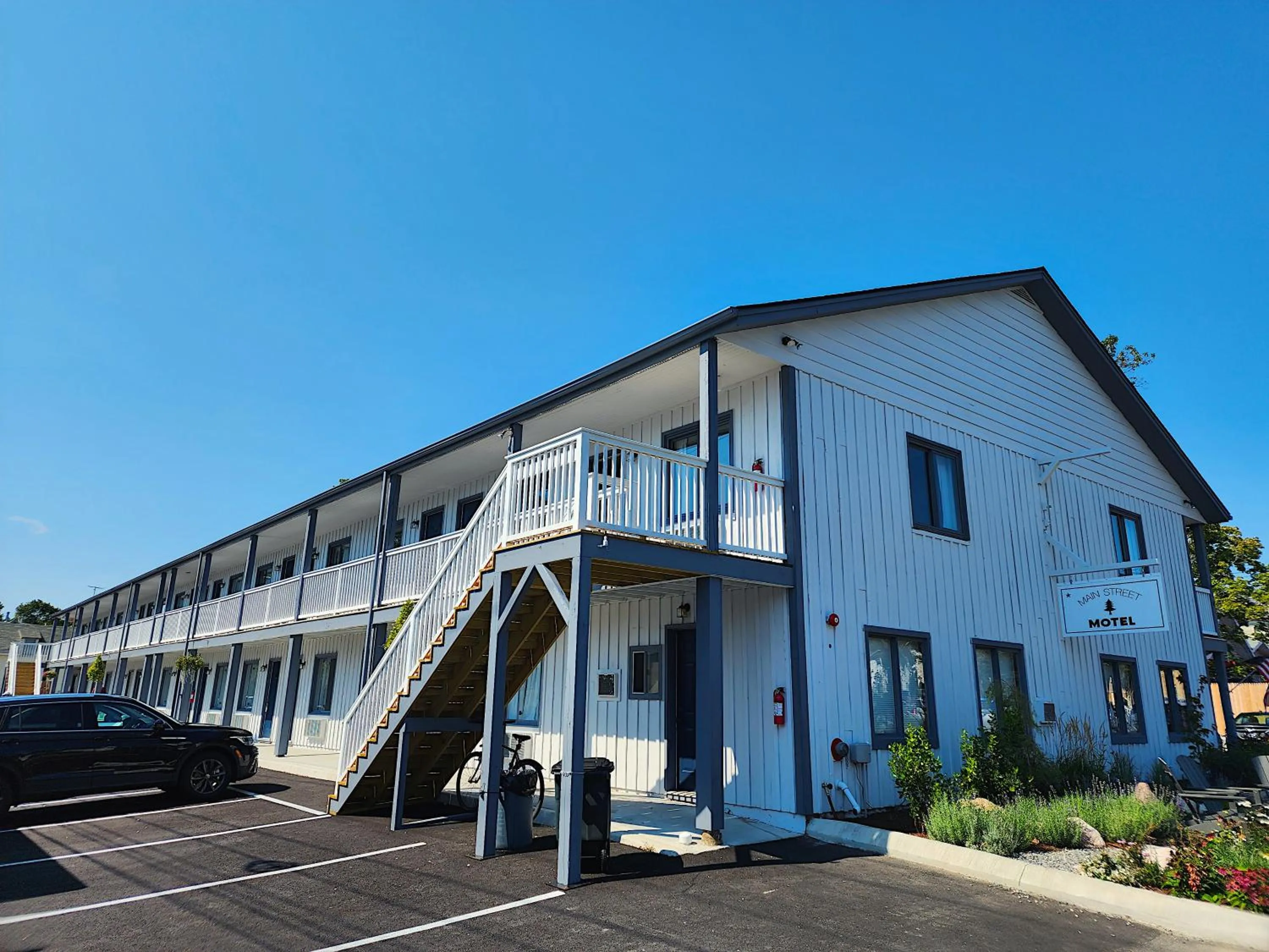 Property building in Main Street Motel