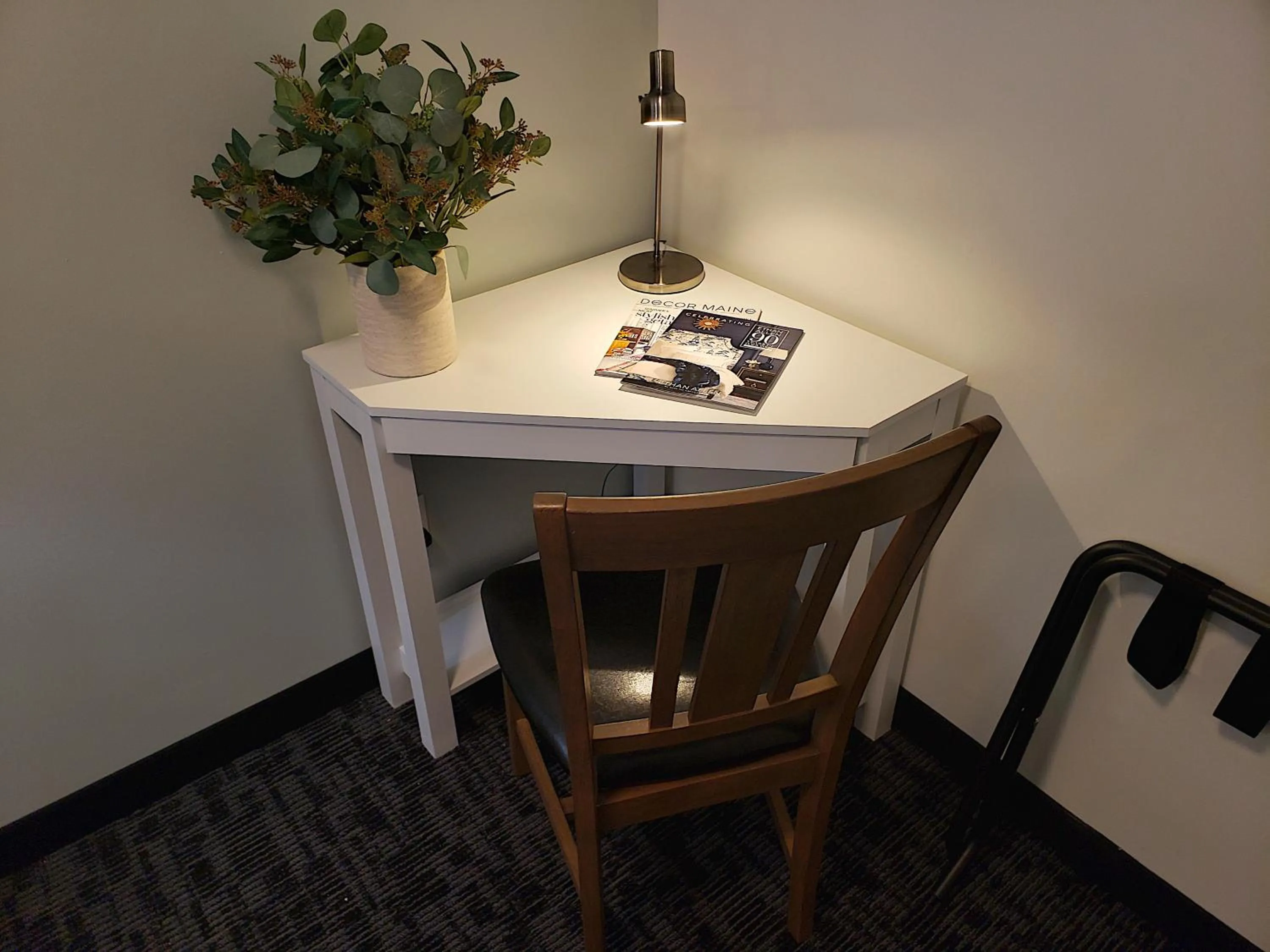 Seating area in Main Street Motel