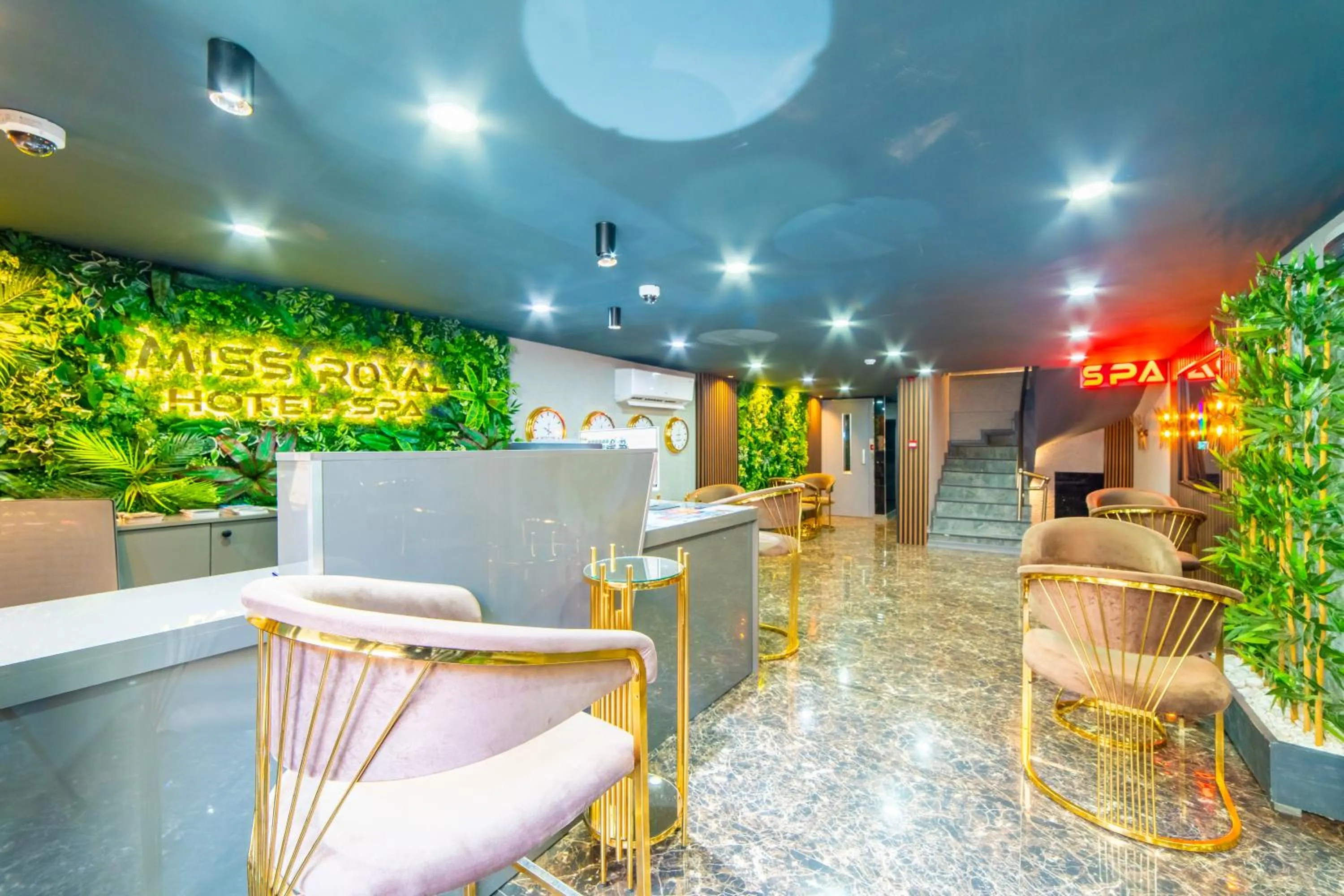 Lobby or reception in Miss Royal Hotel & SPA