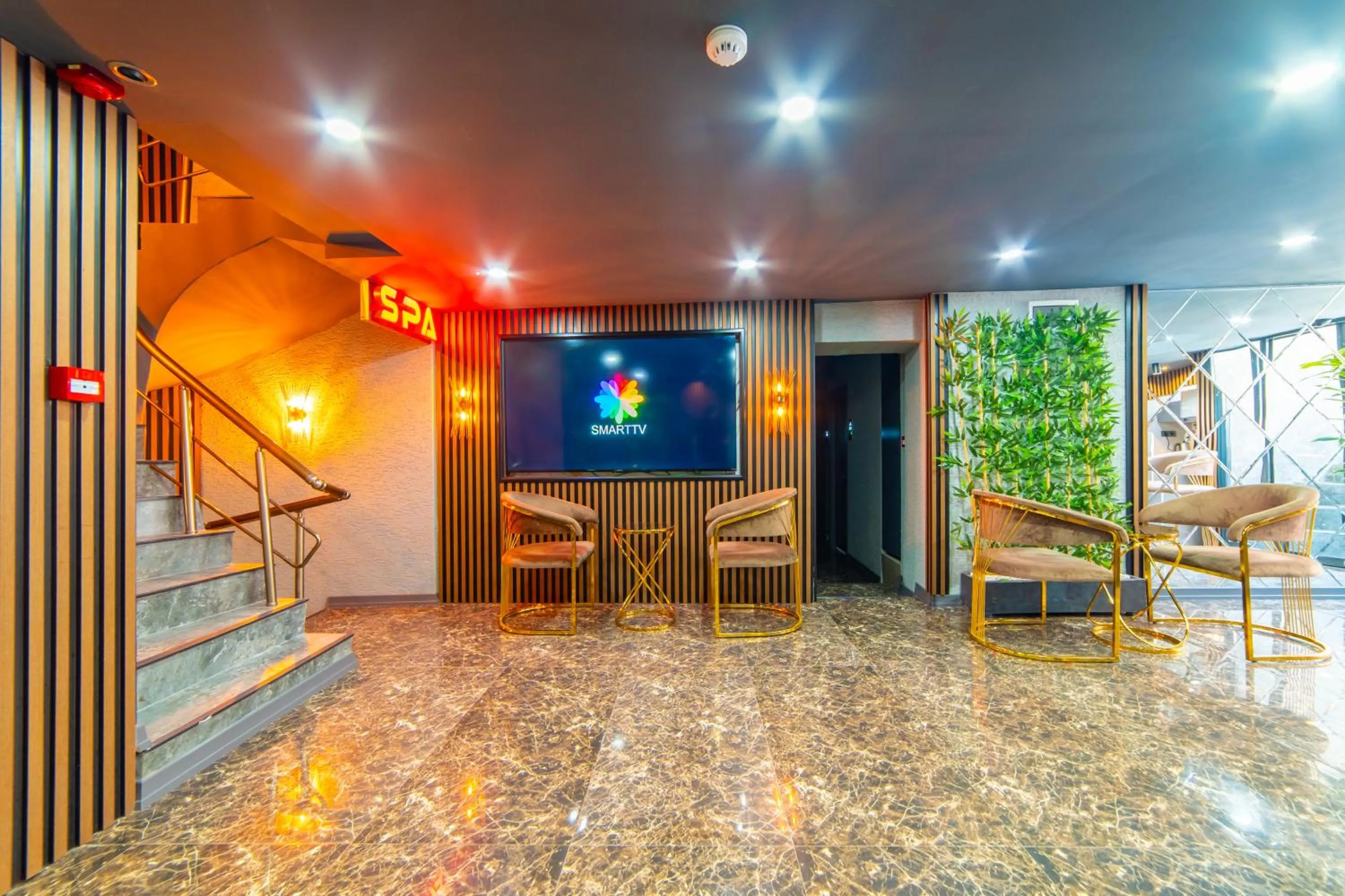 Lobby or reception in Miss Royal Hotel & SPA