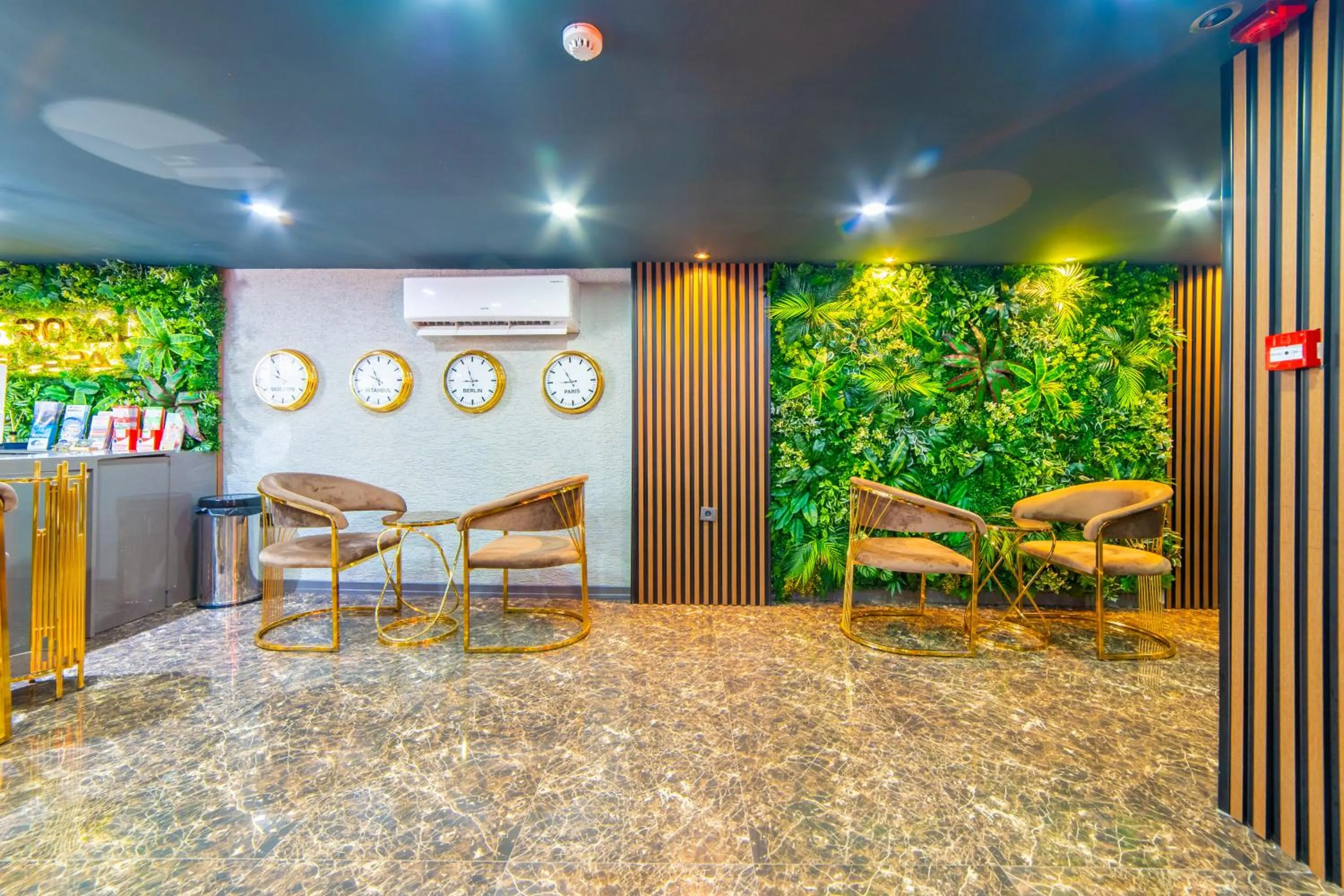 Lobby or reception in Miss Royal Hotel & SPA