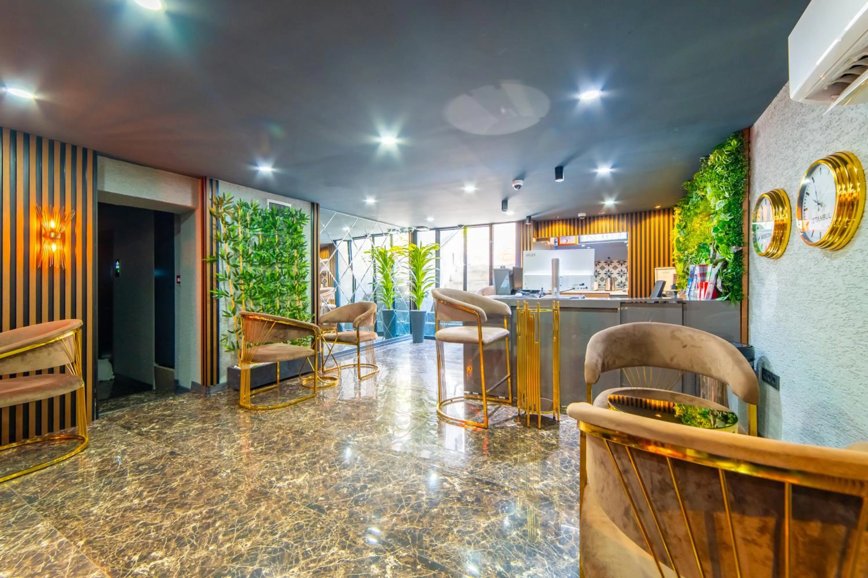 Lobby or reception in Miss Royal Hotel & SPA