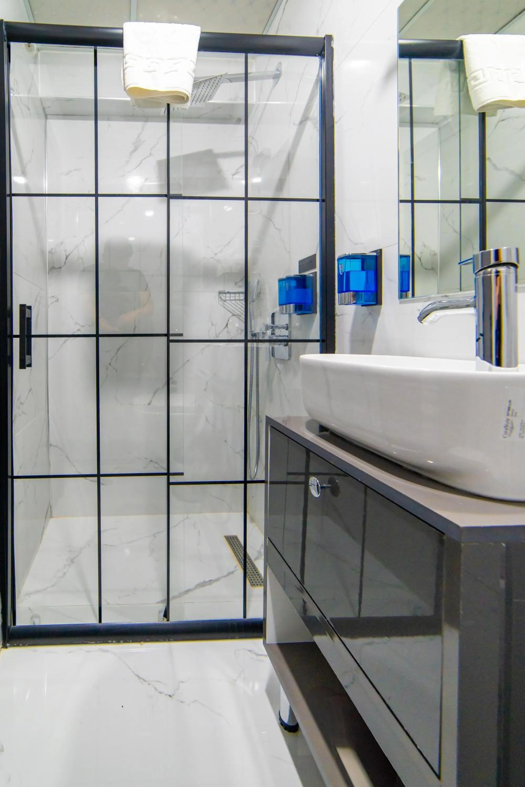 Shower in Miss Royal Hotel & SPA