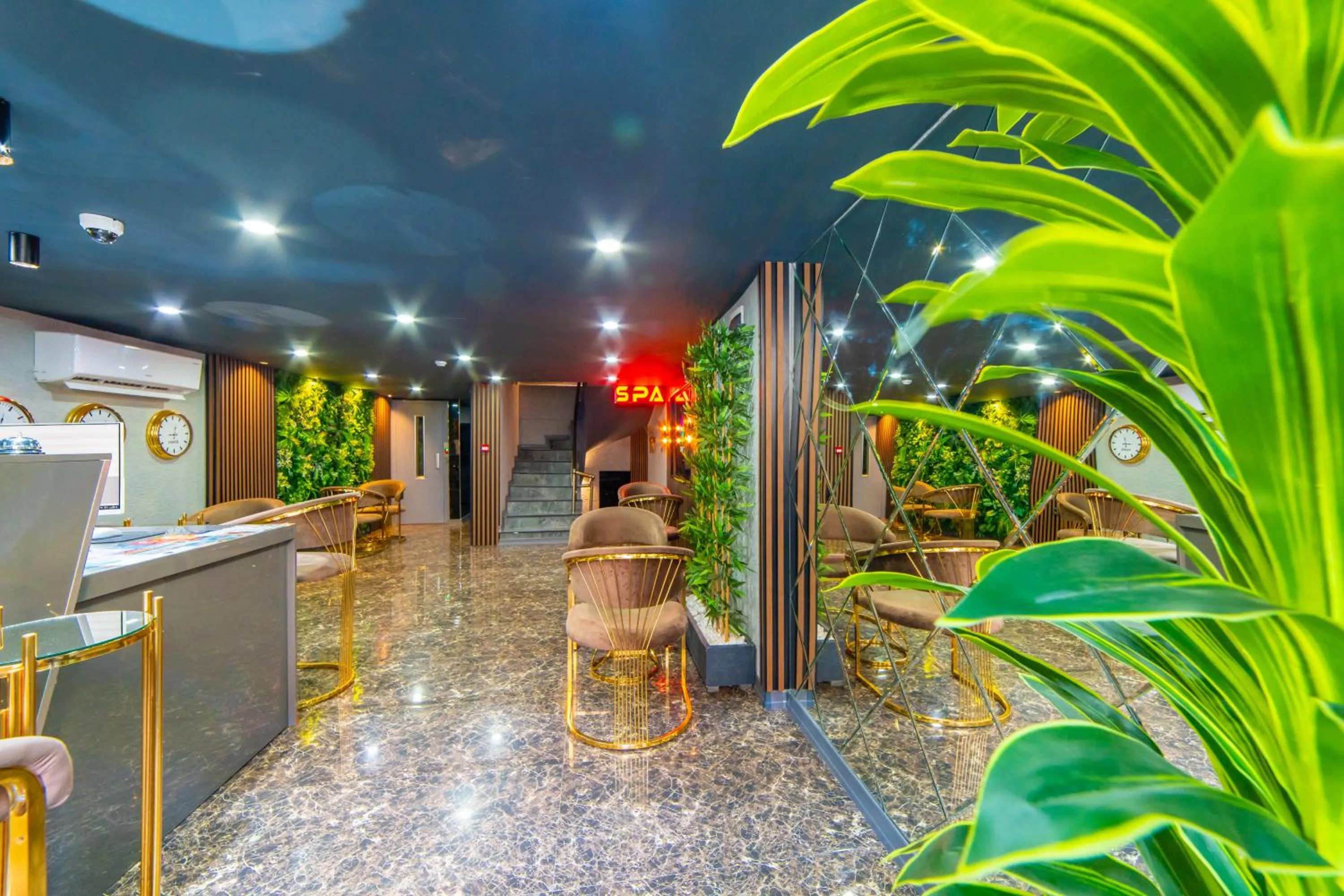 Lobby or reception in Miss Royal Hotel & SPA