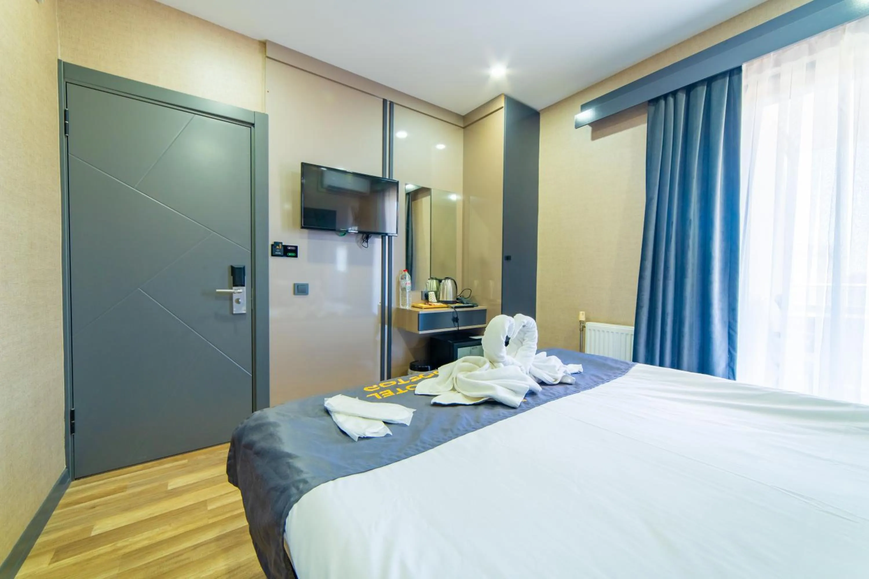 TV and multimedia in Miss Royal Hotel & SPA