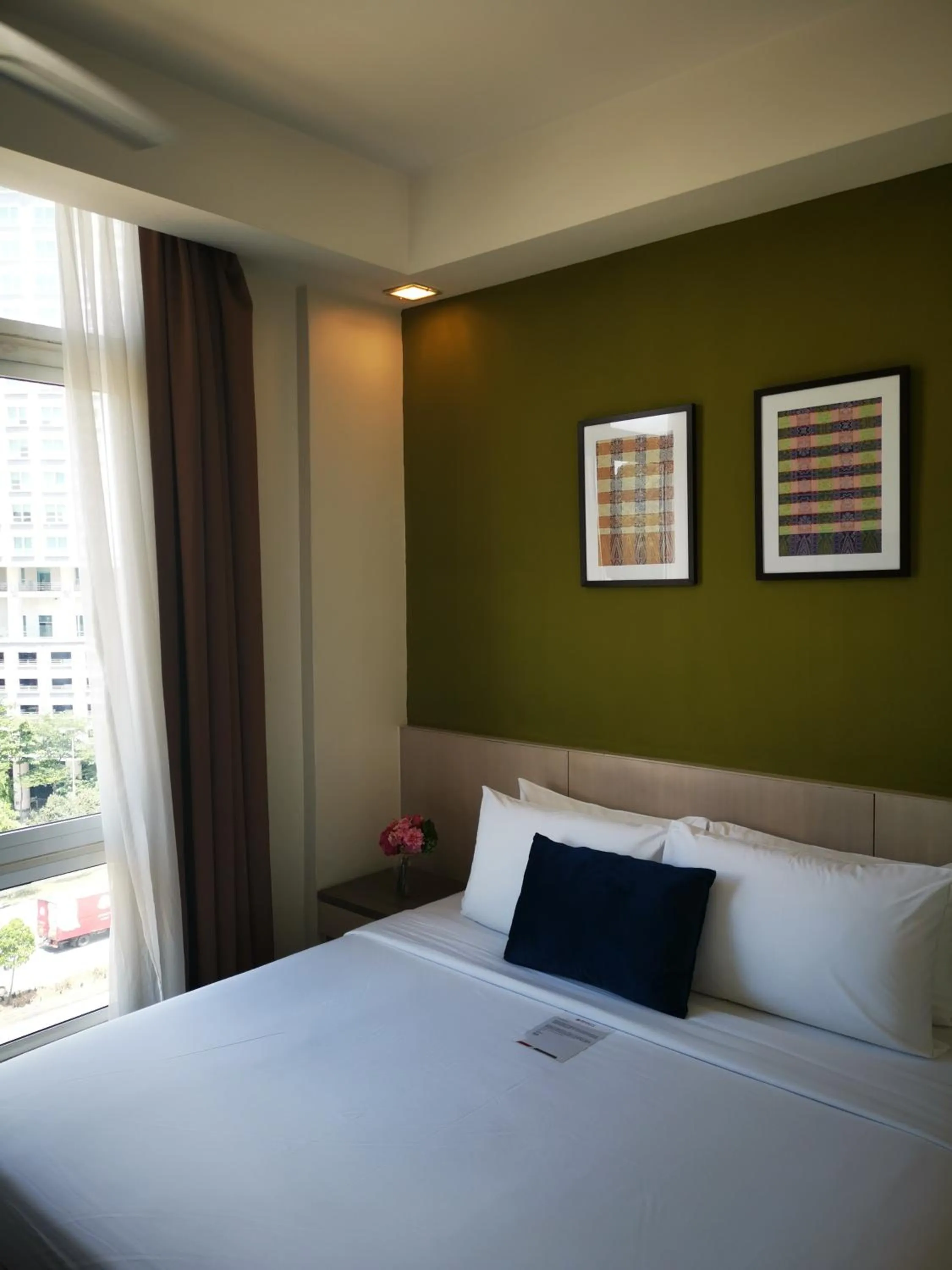 Photo of the whole room, Bed in Scott Hotel KL Sentral
