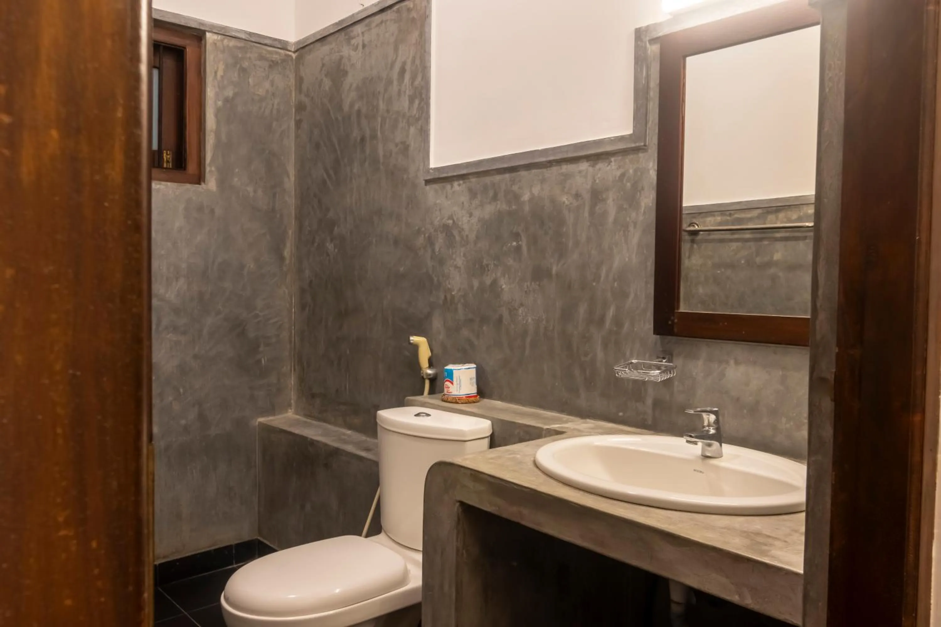 Toilet in Lion's Rest