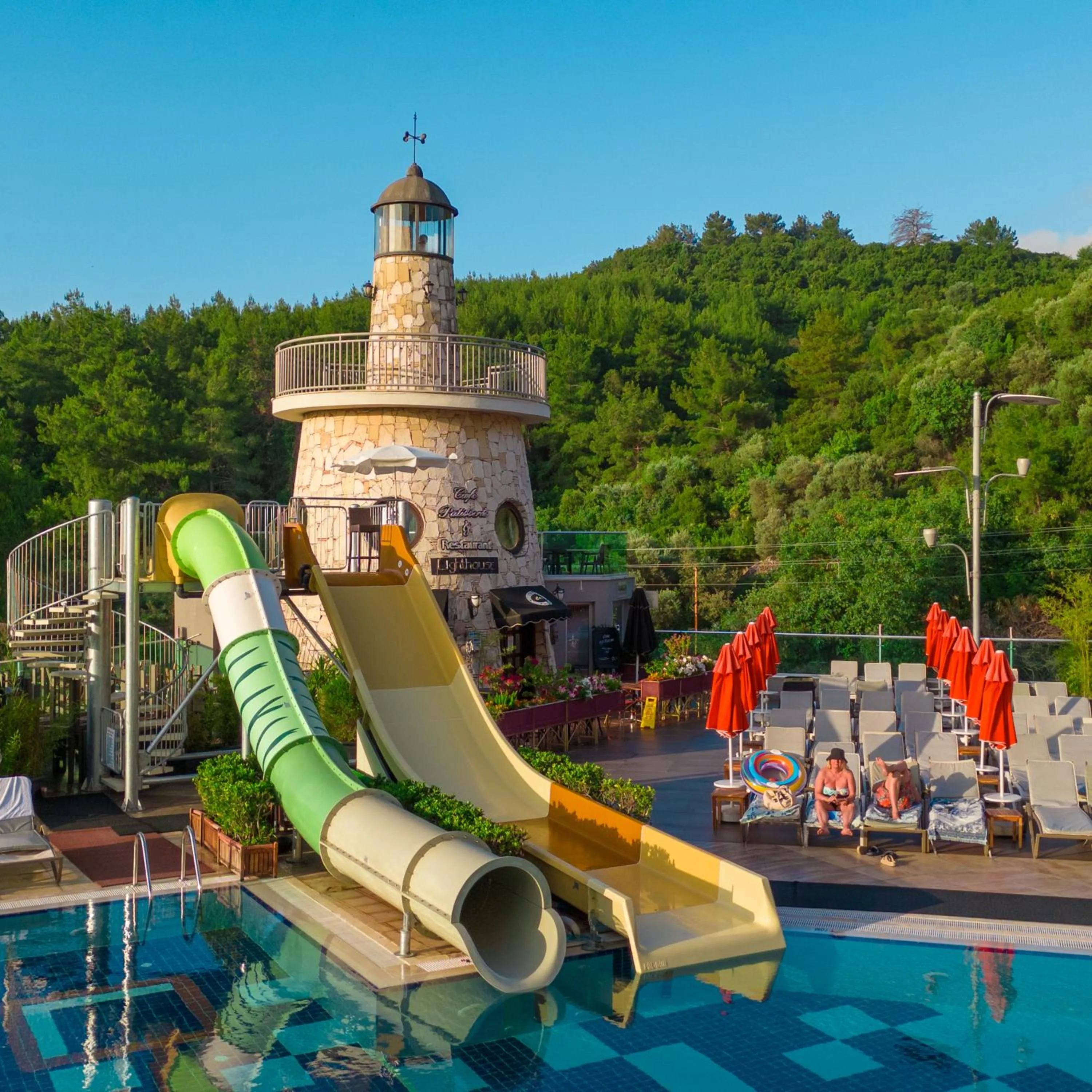Swimming pool in Grand Cettia Hotel